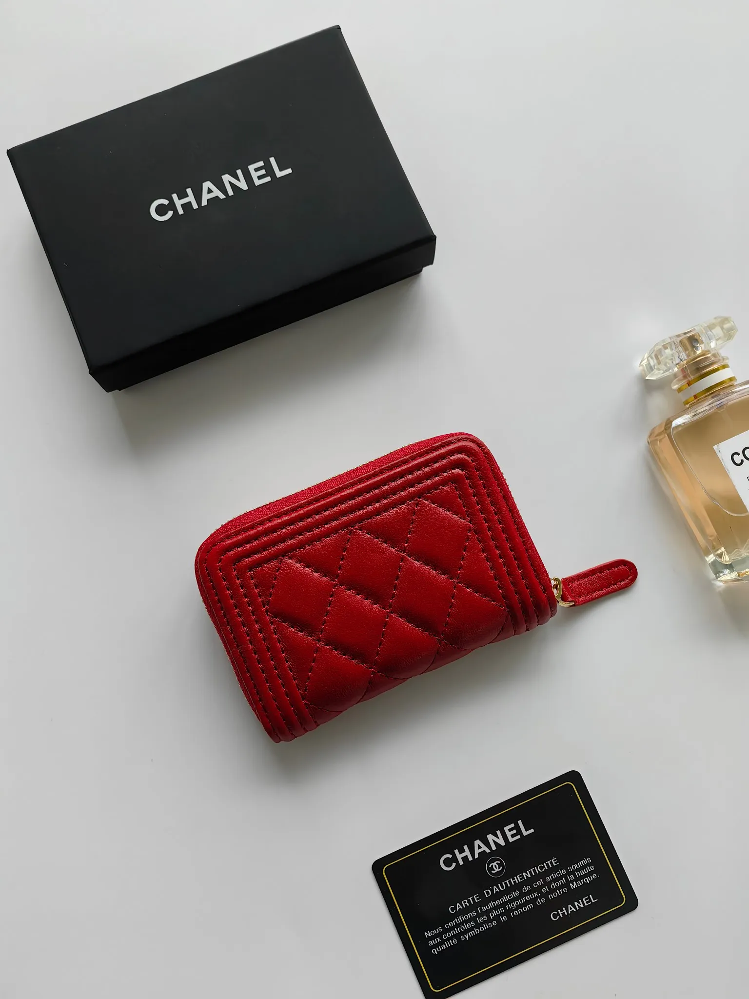 ￥120 Chanel card holder❤Coin purse️❤️Full leather inside and outside. Counter style. Impeccable workmanship details. Adhere to high quality. Style number: A84433 Size: 11.5x8cm