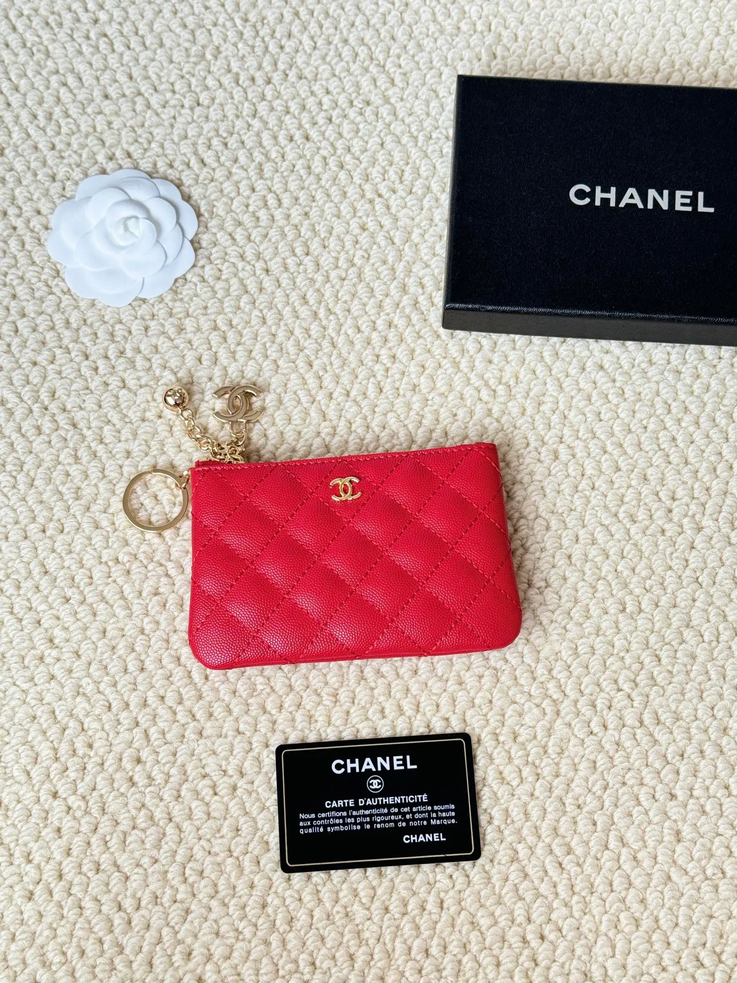 💰130 chanel cowhide caviar pendant coin purse💦 Style number: A50168 Classic small carry-on bag, one of the most practical bags in the era of mobile payment, cards, change, keys and lipstick in one package, cute, practical and connotative, nice card holder, key bag, coin purse, lipstick bag Reference size: 9.5×15×0.5cm