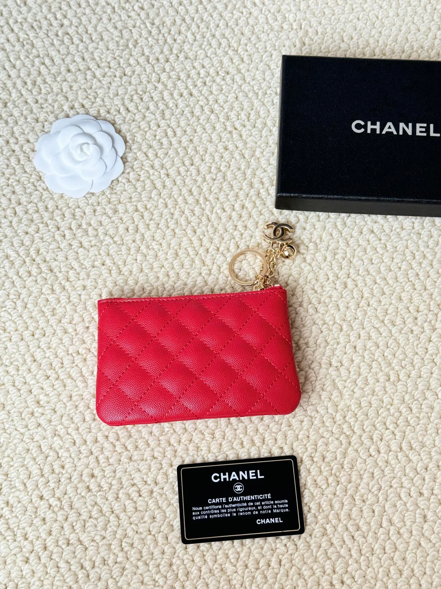 💰130 chanel cowhide caviar pendant coin purse💦 Style number: A50168 Classic small carry-on bag, one of the most practical bags in the era of mobile payment, cards, change, keys and lipstick in one package, cute, practical and connotative, nice card holder, key bag, coin purse, lipstick bag Reference size: 9.5×15×0.5cm