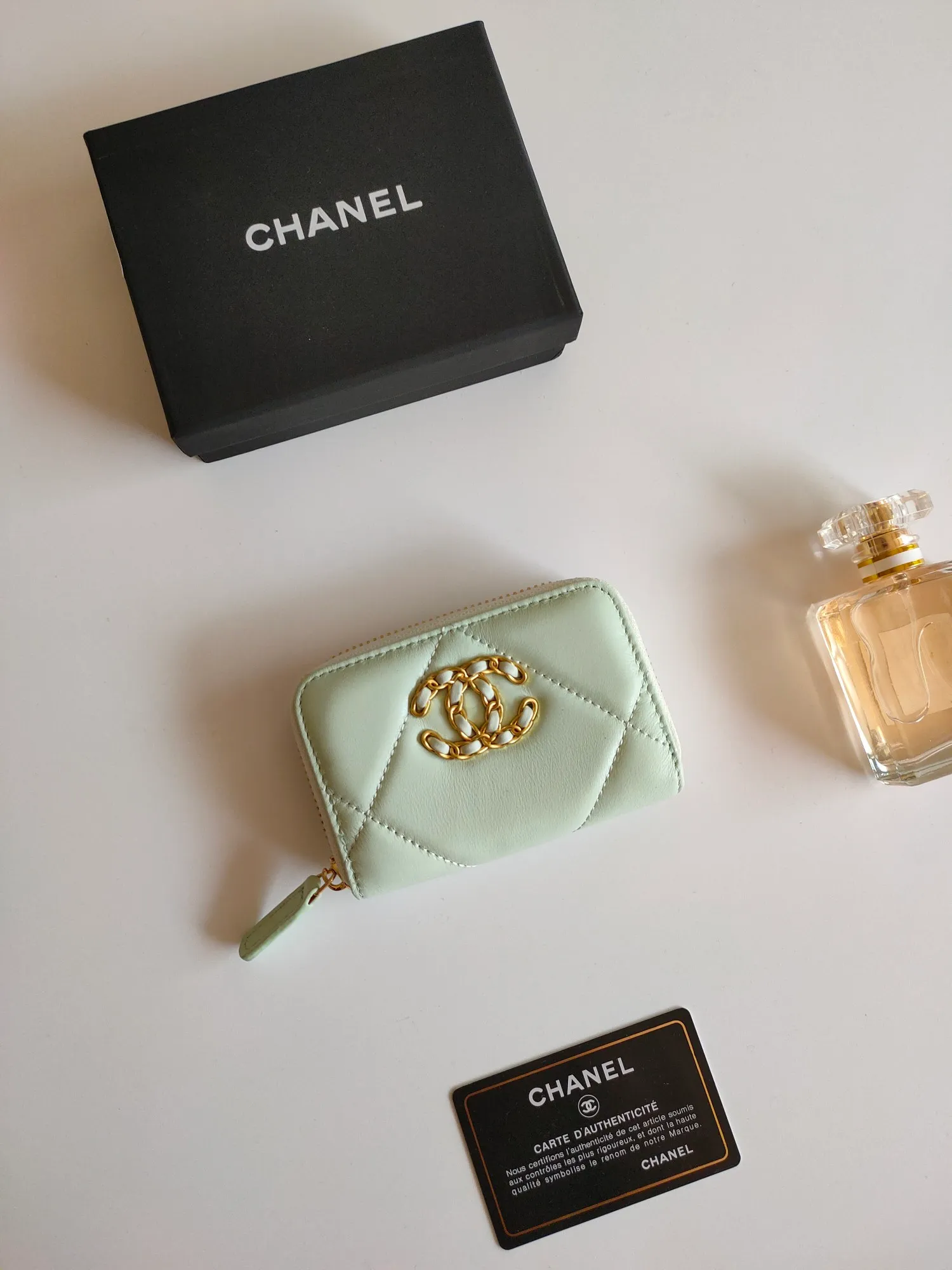 ￥120 Chanel card holder❤Coin purse️❤️Full leather inside and outside. Counter style. Impeccable workmanship details. Adhere to high quality. Style number: P1910 Size: 11.5x8cm