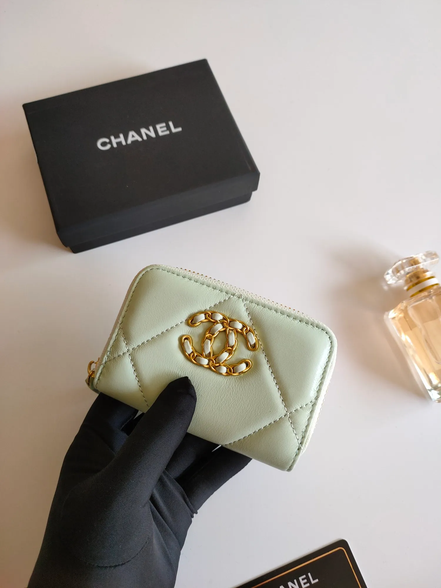 ￥120 Chanel card holder❤Coin purse️❤️Full leather inside and outside. Counter style. Impeccable workmanship details. Adhere to high quality. Style number: P1910 Size: 11.5x8cm