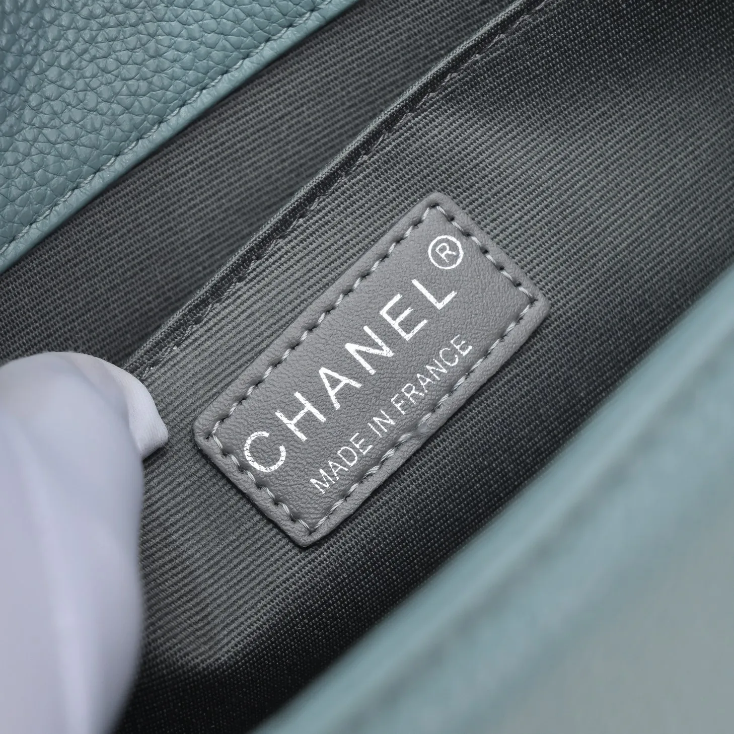 💰460￥ "Full leather inside and out with original hardware" Chanel👑 Using imported first-layer cowhide with lychee pattern [color] [lightning] thickened electroplated hardware accessories🌈The workmanship is comparable to the original order💪The bottom can be pinched and rebounded without trace, absolutely spot-on and real-life, fashionable and durable💪💪High-end quality, no pressure in and out of the drill cabinet💏, size 25*15*8cm Style number: 67086