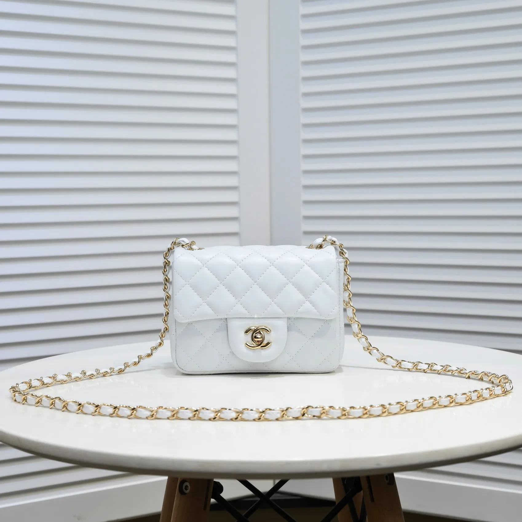💰310￥Chanel🔺🚴🏼💸Choose high-quality sheepskin🌺Original split version and create one to one 💯The hand feel is first-class, 🌲The design inspired by the camera shape fully embodies perfection! [Qiang] [Qiang] Integrates art and practicality, [Ladybug] Gorgeous and low-key plump 💯📨📨Classic is irresistible, ♒ You have to receive it to understand ✈✈🍭🍭Insist on high quality and low price🐟🐟, model number: 1115, size: 17.5*13*5 cm