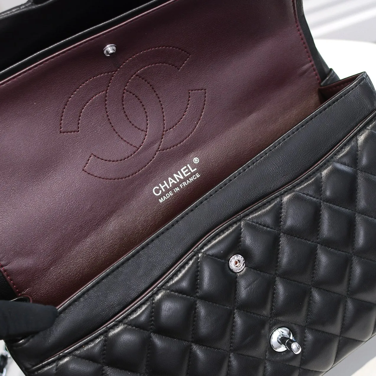 💰480￥[Color] Chanel [Color] Century Classic, carefully crafted with exquisite workmanship of every stitch and thread, imported sheepskin with original hardware, full diamond pattern 💯The shape of the whole bag is particularly perfect in softness 👍👍😔😔Classic and irresistible, size: 30X18X8cm, style number: 1113