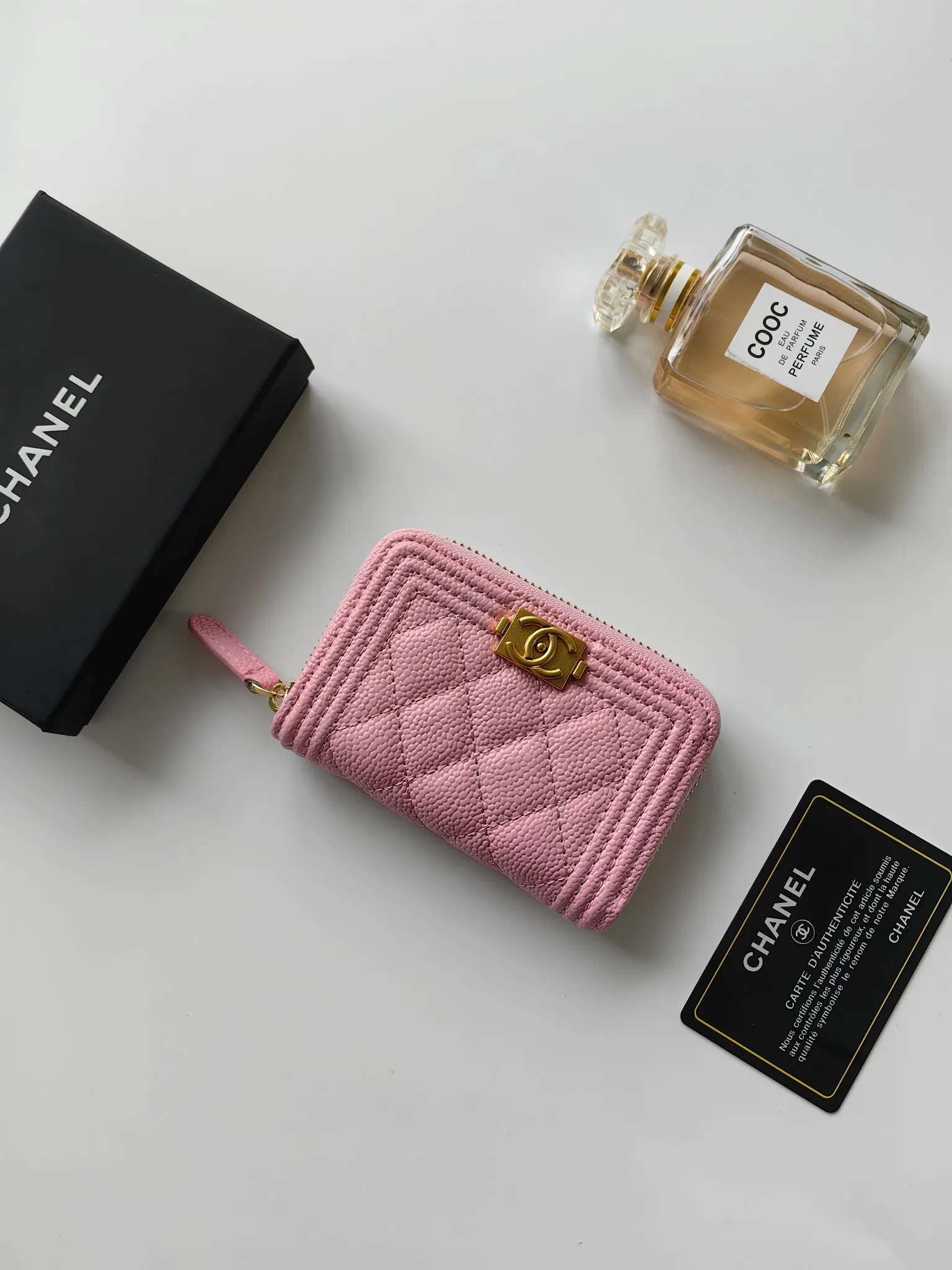 ￥120 Chanel card holder❤Coin purse️❤️Full leather inside and outside. Counter style. Impeccable workmanship details. Adhere to high quality. Style number: A84433 Size: 11.5x8cm
