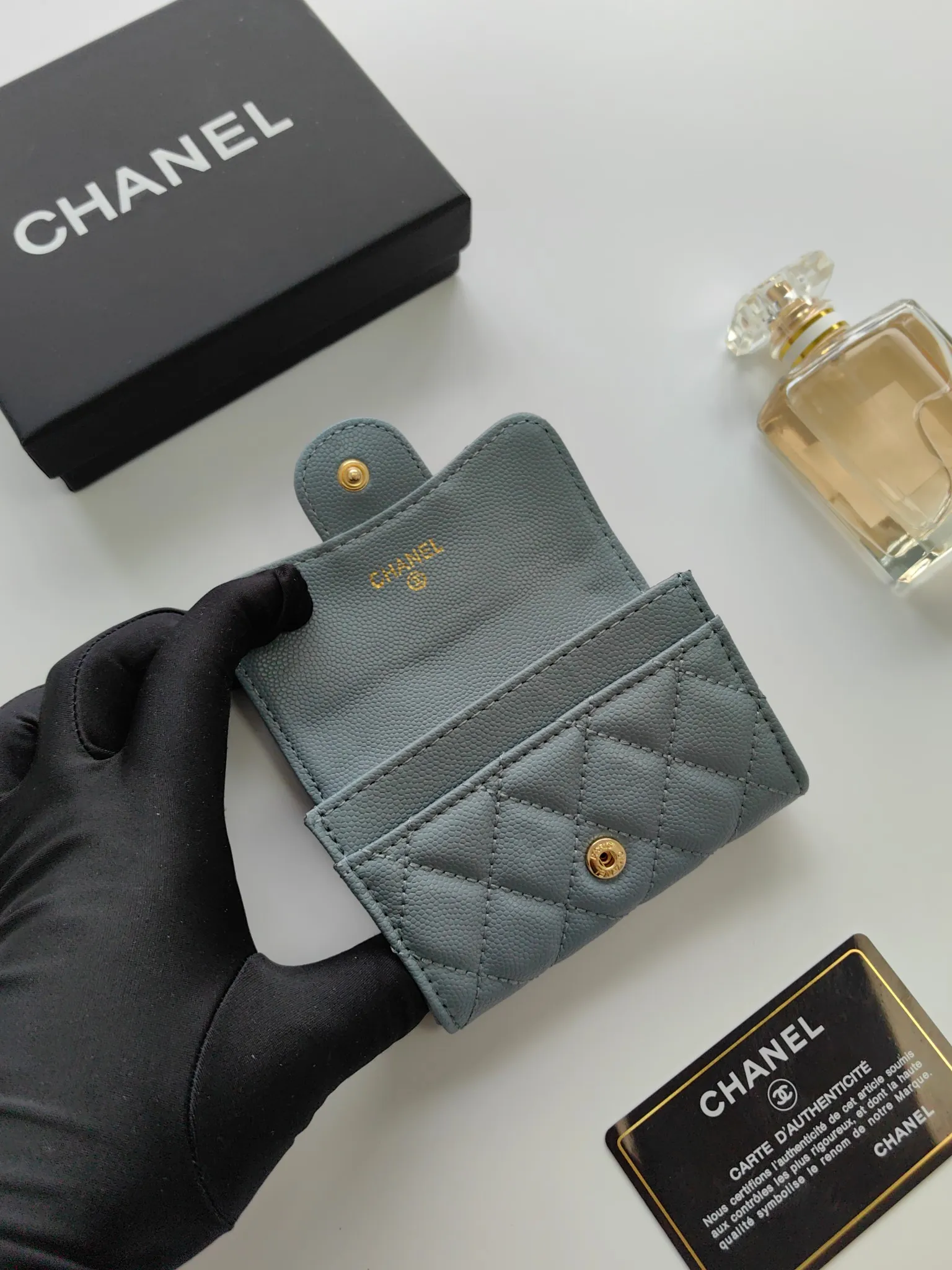￥130 CHANEL Chanel classic flap card holder. Imported sheepskin and caviar cowhide, card holder and coin purse integrated, with slip pocket on the back, model number: AP448, size: 7.5 × 11.3 × 2.1 cm