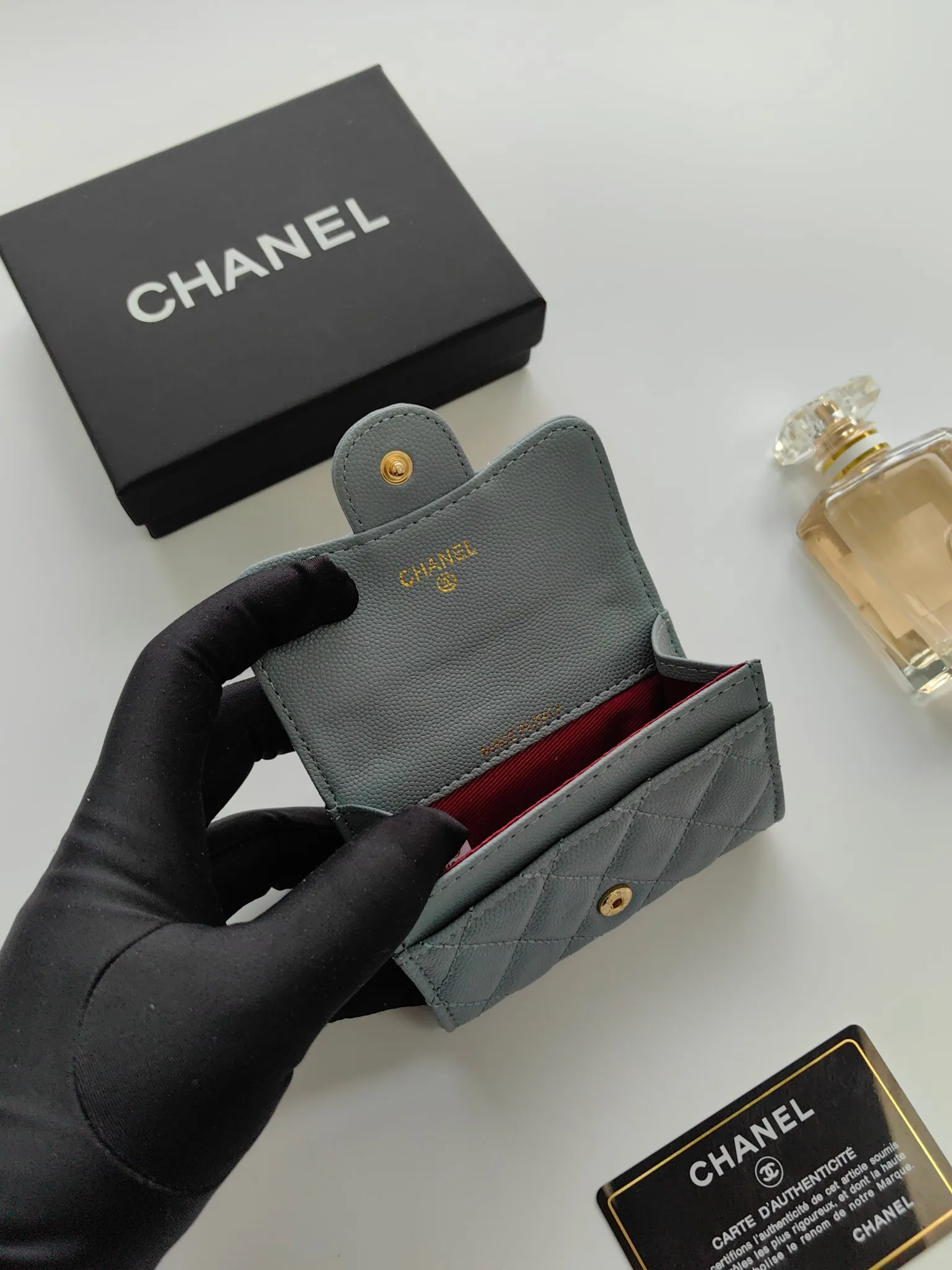 ￥130 CHANEL Chanel classic flap card holder. Imported sheepskin and caviar cowhide, card holder and coin purse integrated, with slip pocket on the back, model number: AP448, size: 7.5 × 11.3 × 2.1 cm