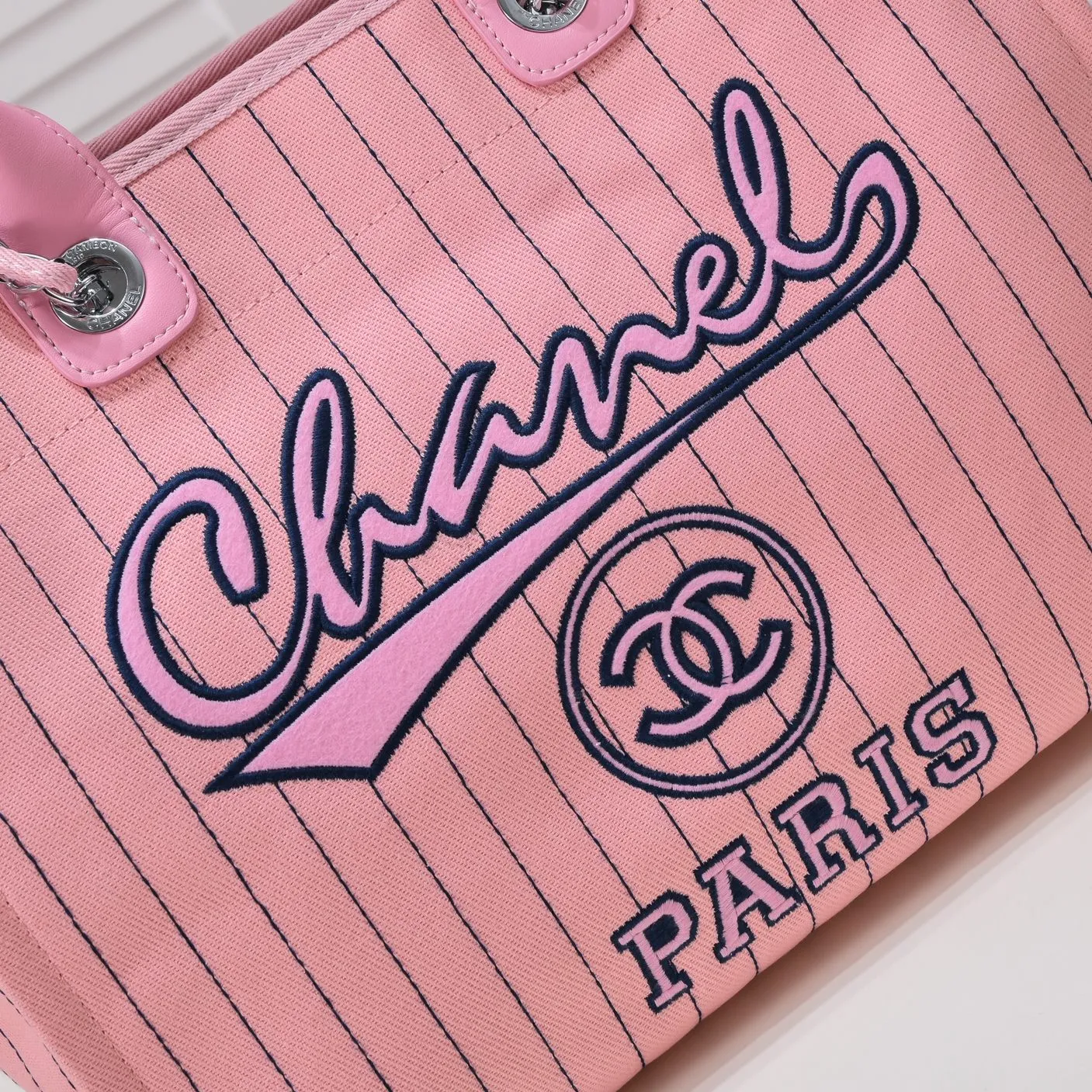 💰420￥Pink👑Chanel 2023 new beach bag denim bag🎉🎉Women's shoulder portable shopping bag large capacity mommy fashion simple chain bag✅✅✅👍👍 Style number: 67178-8 Size: top width 48/bottom width 38/height 30/thickness 14 cm