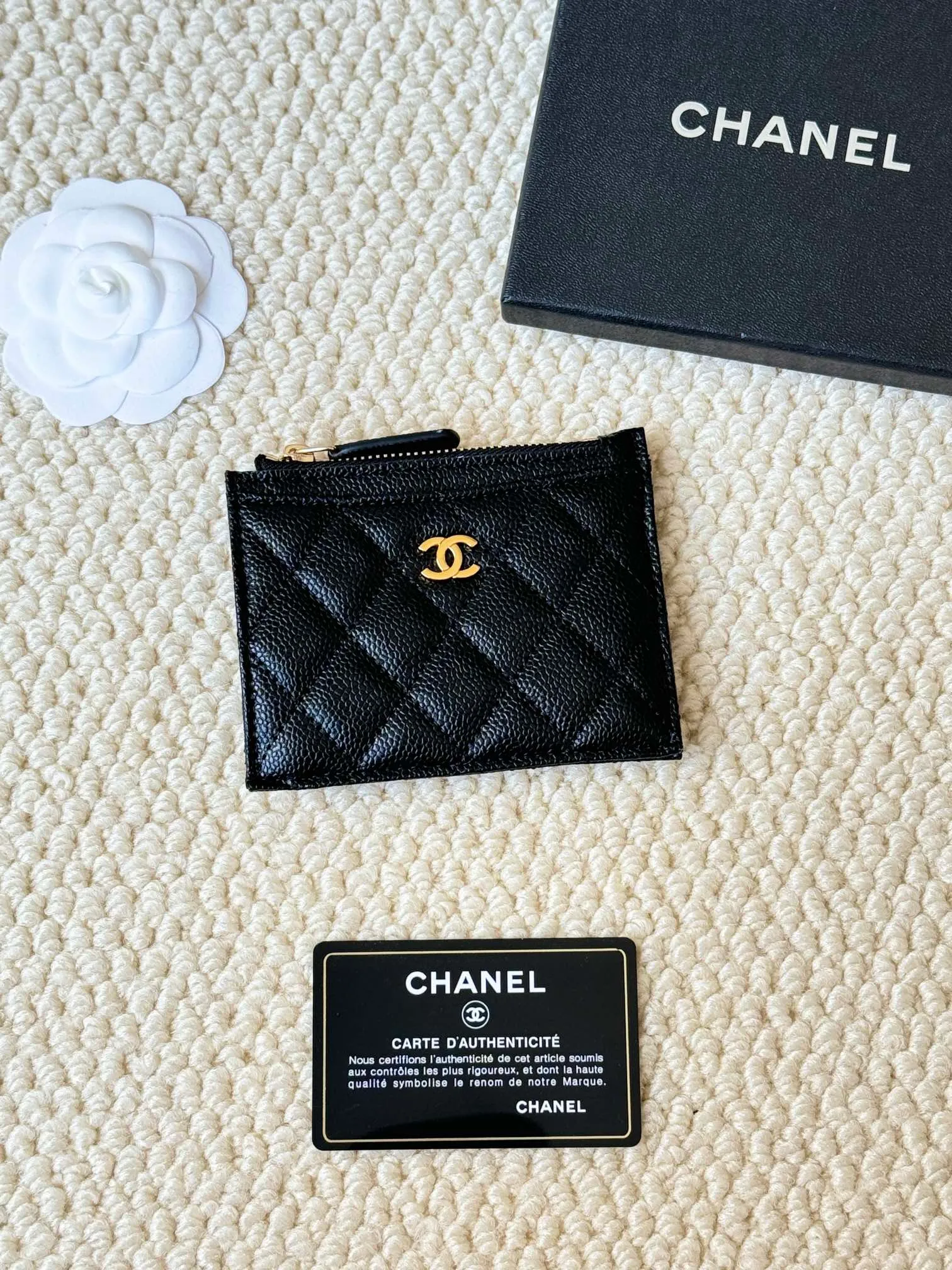 💰120 Chanel single-pull card holder can hold four cards and change, can be held in hand, can be put in the bag, easy to store, small and cute mini card holder, made of cowhide, model number A84105, size: 9x11.5cm​