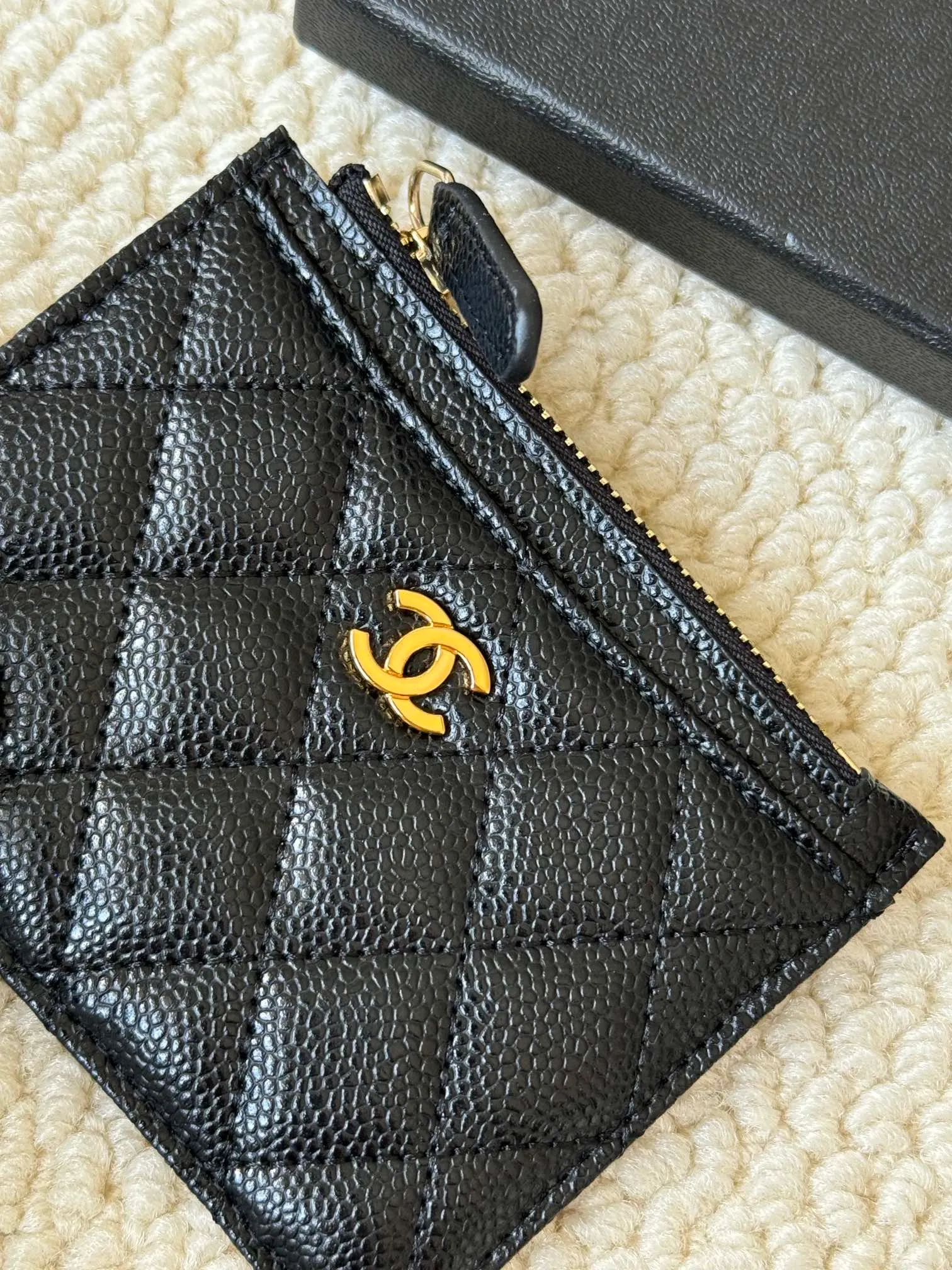 💰120 Chanel single-pull card holder can hold four cards and change, can be held in hand, can be put in the bag, easy to store, small and cute mini card holder, made of cowhide, model number A84105, size: 9x11.5cm​