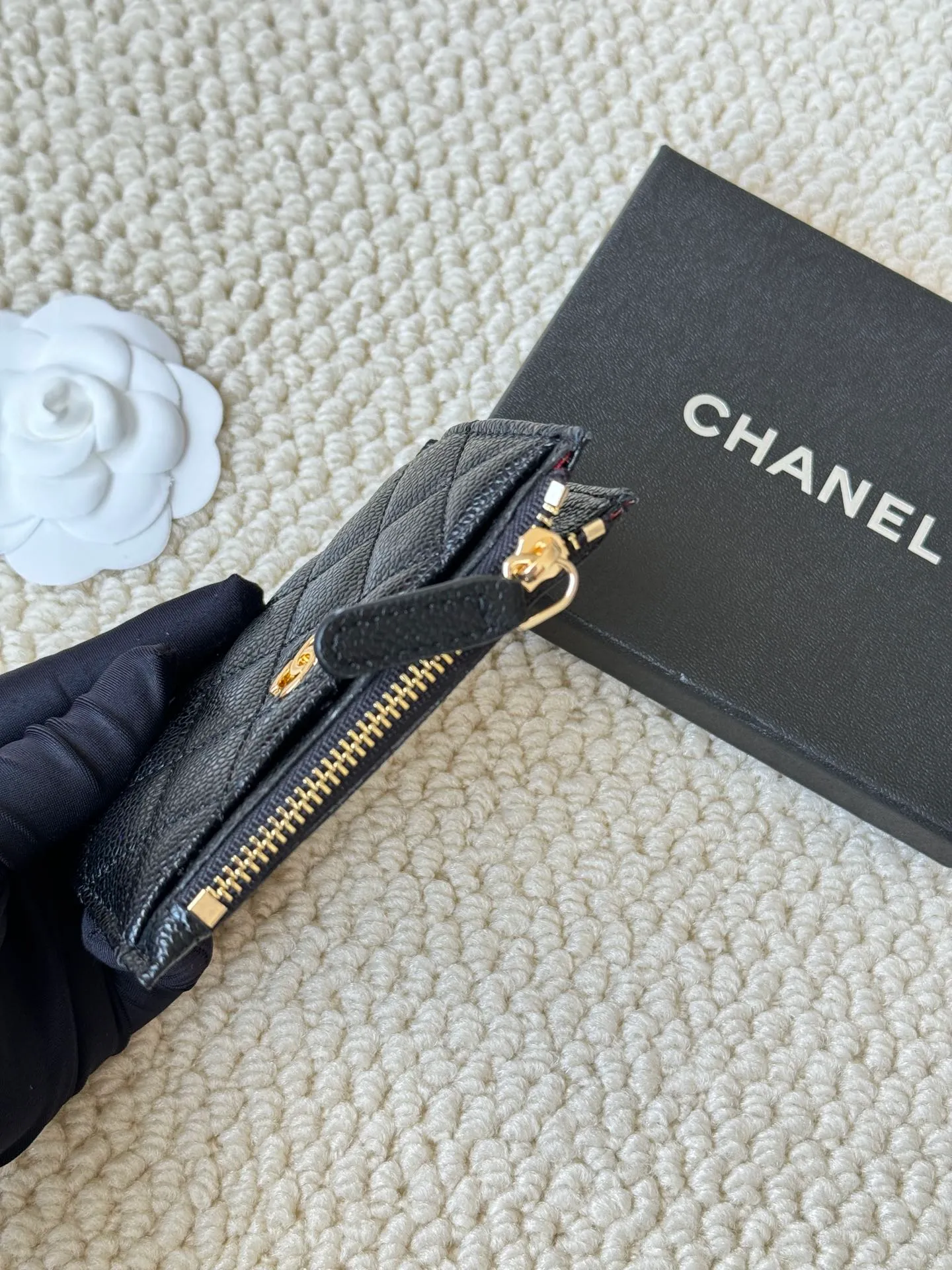 💰120 Chanel single-pull card holder can hold four cards and change, can be held in hand, can be put in the bag, easy to store, small and cute mini card holder, made of cowhide, model number A84105, size: 9x11.5cm​