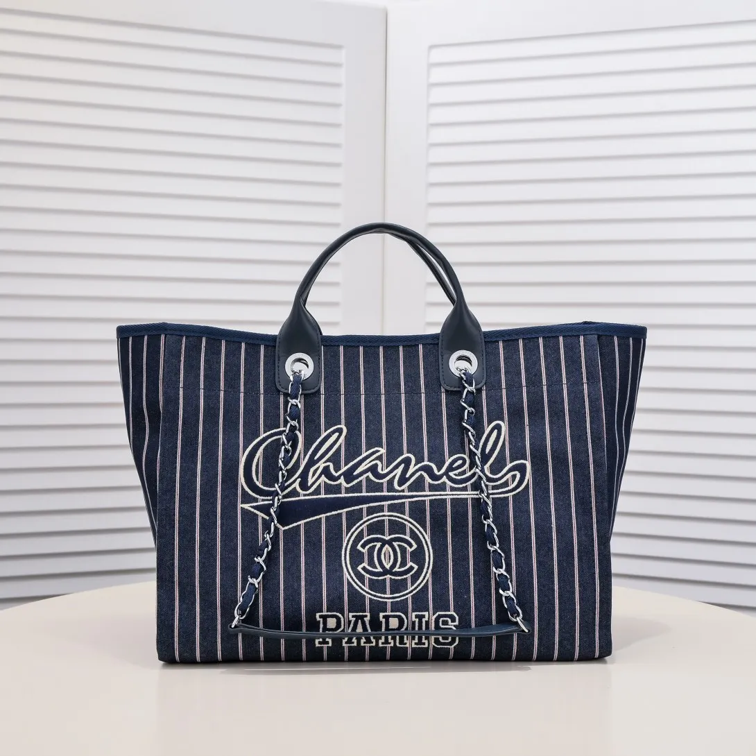 💰400￥👑Chanel 2022 new beach bag denim bag🎉🎉Women's shoulder portable shopping bag large capacity mommy fashion simple chain bag✅✅✅👍👍 Style number: 67178-7 Size: top width 48/bottom width 38/height 30/thickness 14 cm