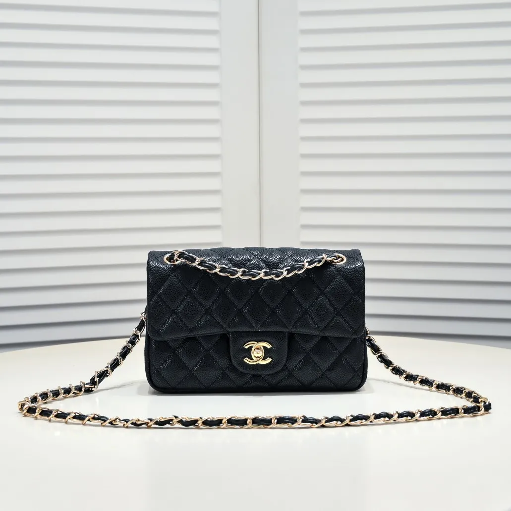 💰360￥💥CF versatile caviar cowhide🌹 Chanel💃🏻‼ ️Eternal classic style [shy] noble temperament💃🏻favorite of celebrities🌟soft leather and high-end👍counter hardware exquisite workmanship to reject flaws [strong] both dazzling and feminine 😝[strong] luxurious and durable🌟Size: 22*14.5*6.5cm Style number: 6115