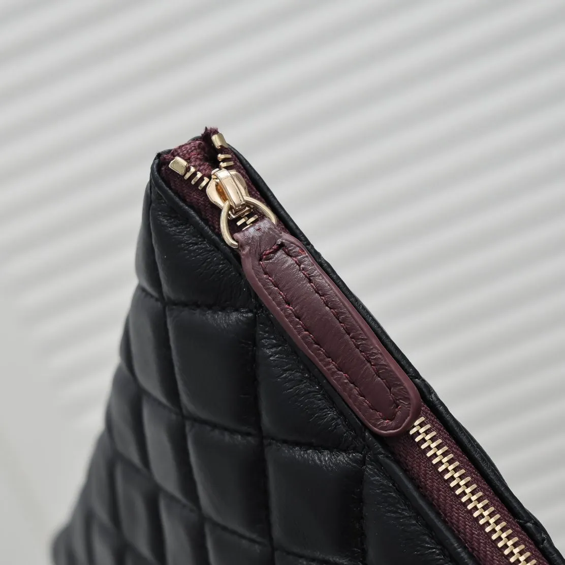 💰340￥Gold buckle with box Chanel/Chanel🔥Original sheepskin ⚡⚡The latest official website🐏Sheepskin rhombus handbag👏👏more fashionable and trendy📢 📢It looks more noble and generous when you get it💗💗Synchronized with all major counters🎀🎀Size: 34*24cm Style number: 80573