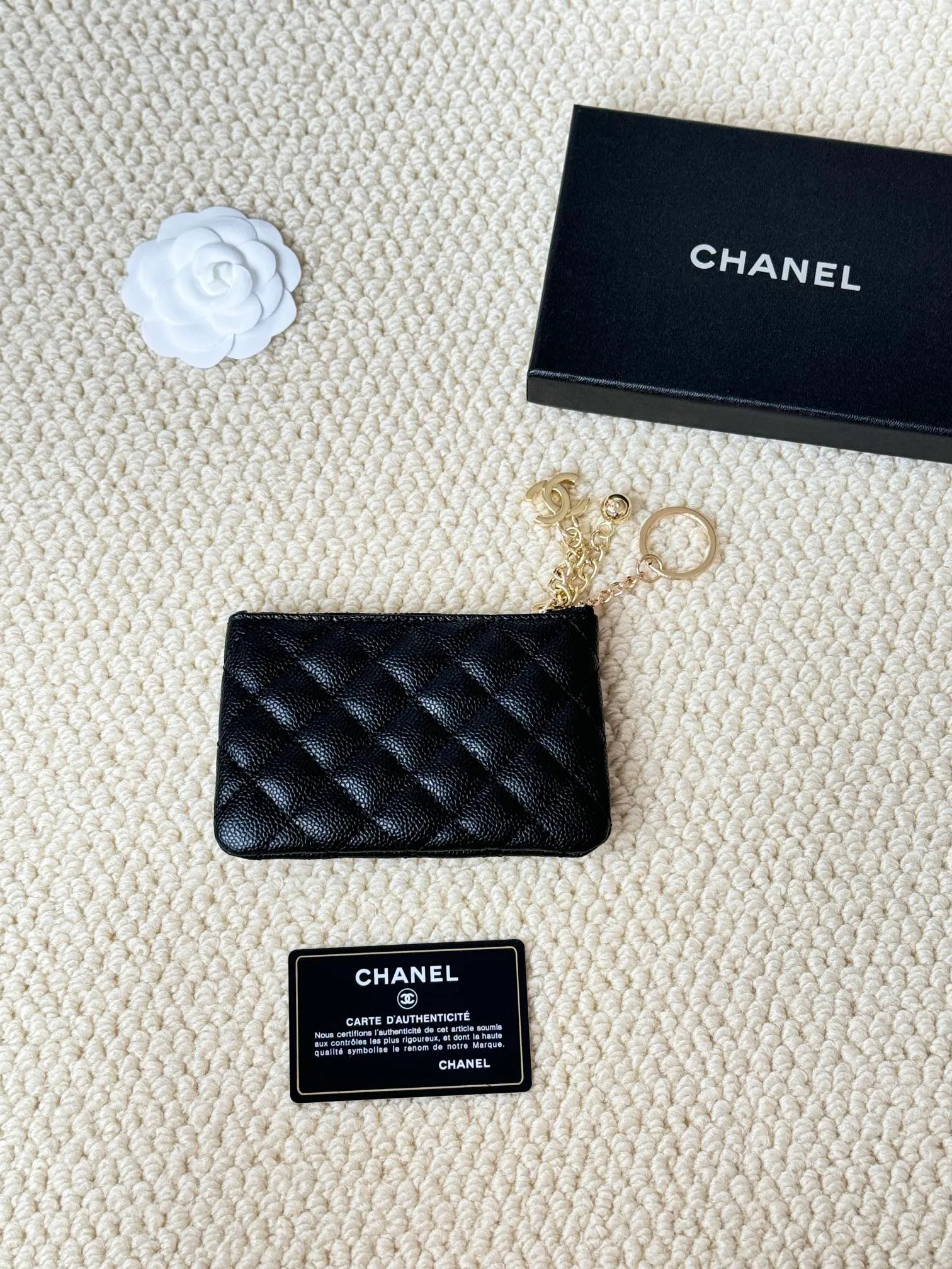 💰130 chanel leather pendant coin purse💦 Style number: A50168 Classic small carry-on bag, one of the most practical bags in the era of mobile payment, cards, change, key and lipstick in one package, cute, practical and connotative, nice card holder, key bag, coin purse, lipstick bag Reference size: 9.5×15×0.5cm