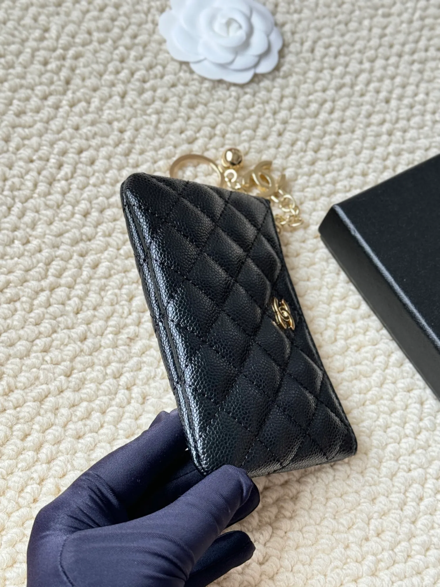 💰130 chanel leather pendant coin purse💦 Style number: A50168 Classic small carry-on bag, one of the most practical bags in the era of mobile payment, cards, change, key and lipstick in one package, cute, practical and connotative, nice card holder, key bag, coin purse, lipstick bag Reference size: 9.5×15×0.5cm