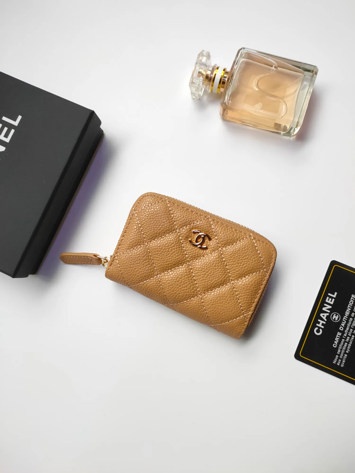 ￥110 Chanel card holder❤Coin purse️❤️Full leather inside and outside. Counter style. Impeccable workmanship details. Adhere to high quality. Style number: AP452 Size: 10x9cm