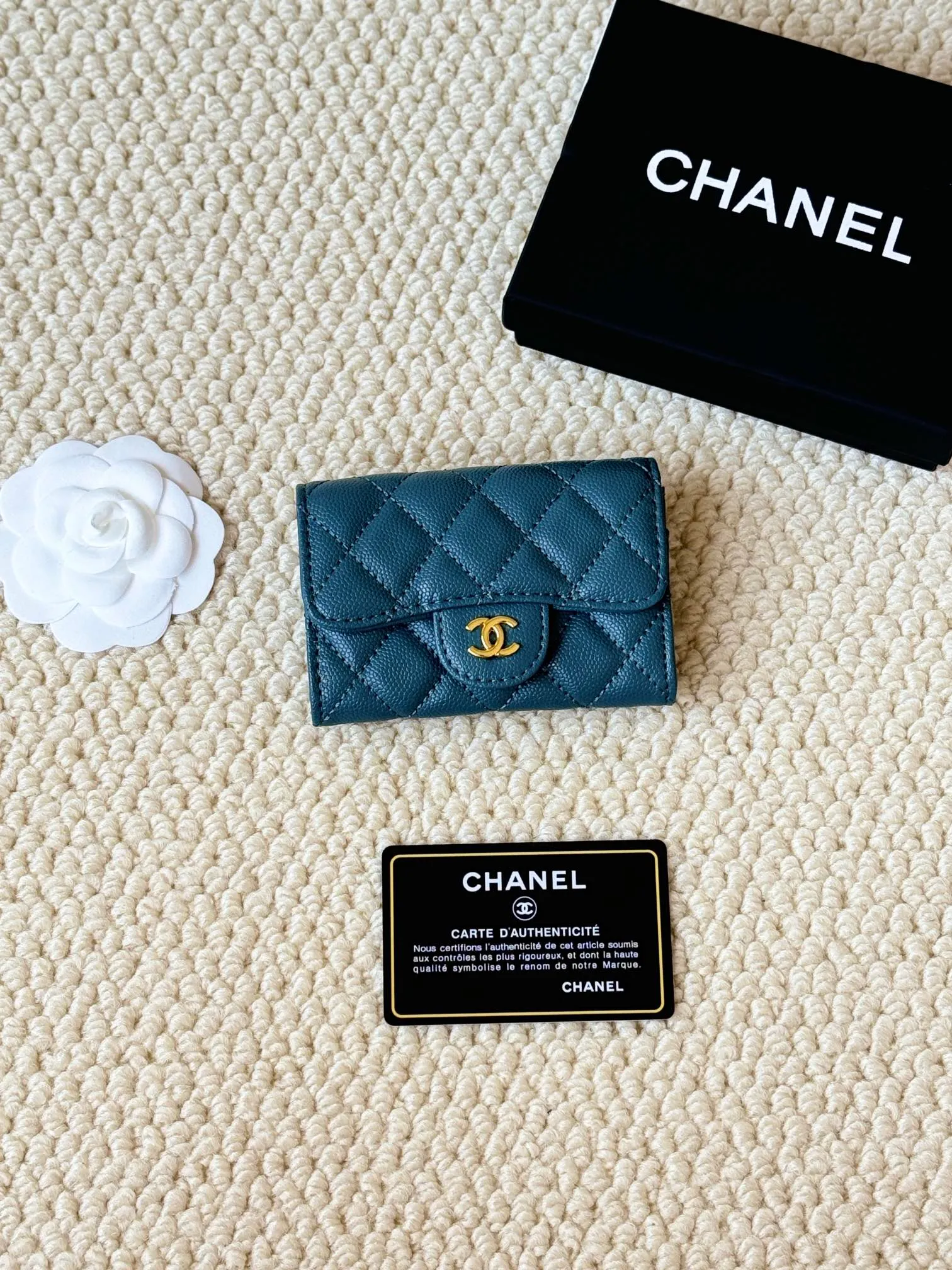 💰120 Style number: AP458 chanel's most classic card holder, coin purse, Chanel classic flap card holder. Caviar cowhide, card holder and coin purse in one, with slip pocket on the back. Size: 7.5 × 11.3 × 2.1 cm