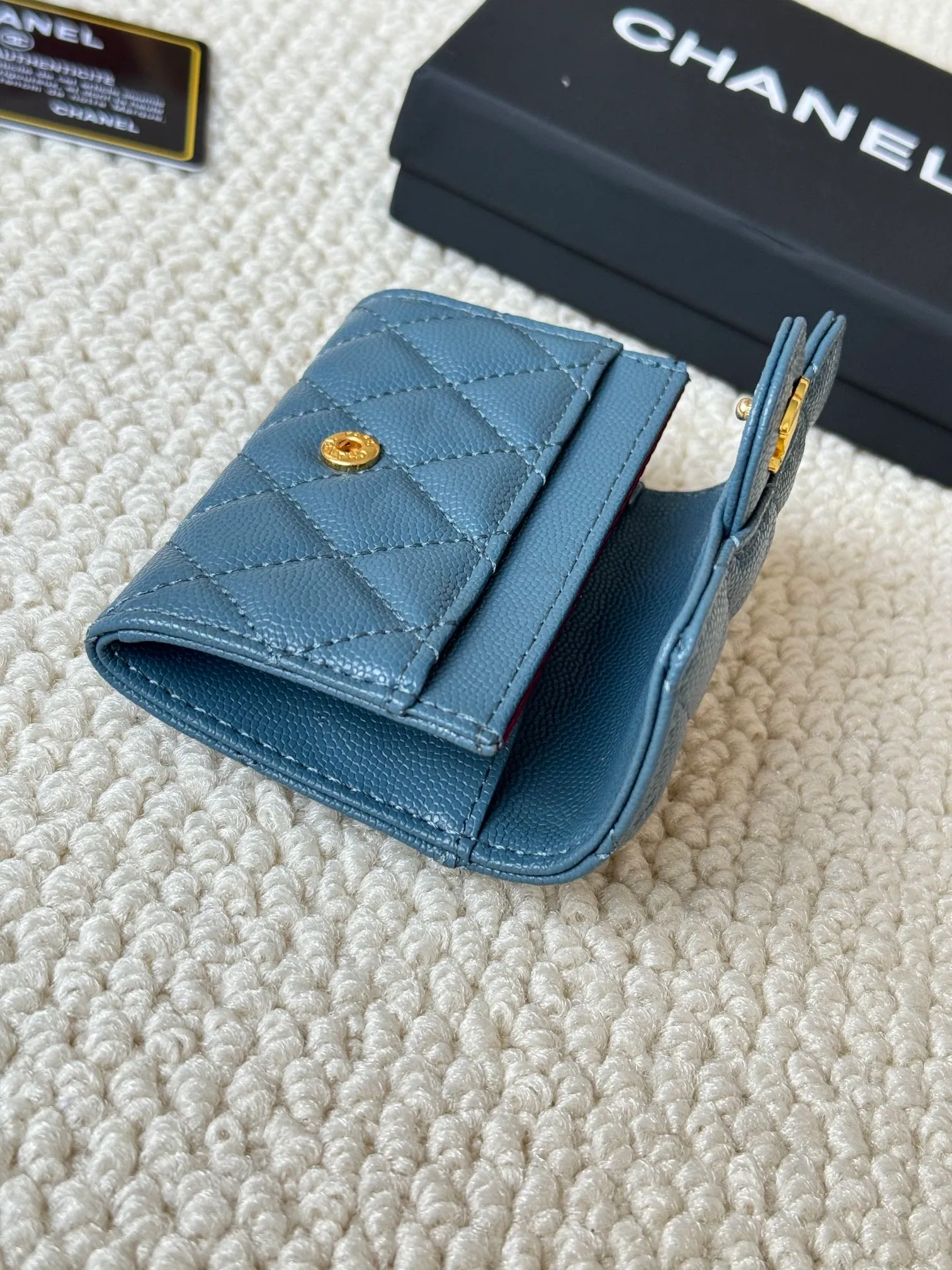 💰120 Style number: AP458 chanel's most classic card holder, coin purse, Chanel classic flap card holder. Caviar cowhide, card holder and coin purse in one, with slip pocket on the back. Size: 7.5 × 11.3 × 2.1 cm