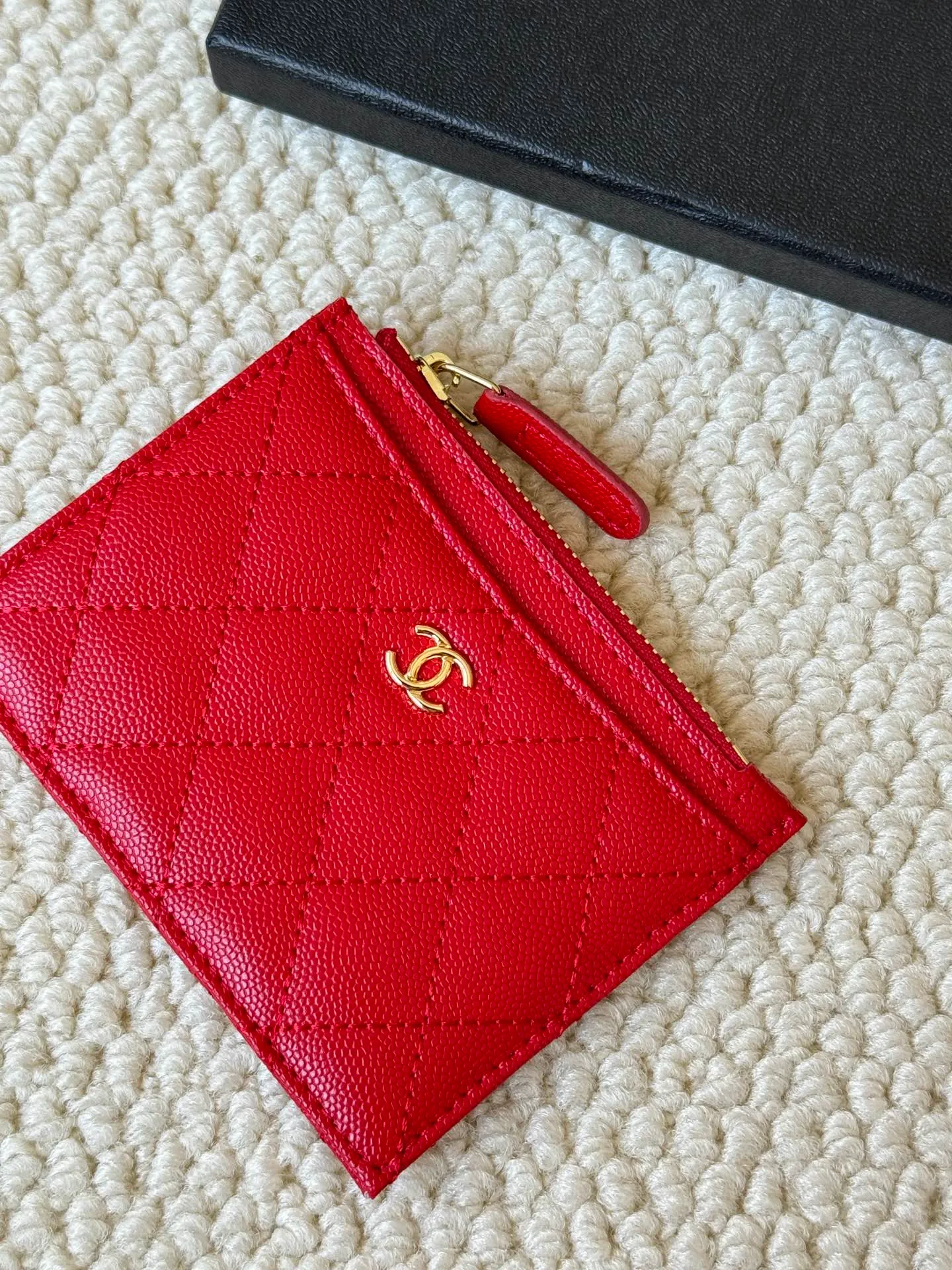 💰120 Chanel single-pull card holder can hold four cards and change, can be held in hand, can be put in the bag, easy to store, small and cute mini card holder, made of cowhide, model number A84105, size: 9x11.5cm​