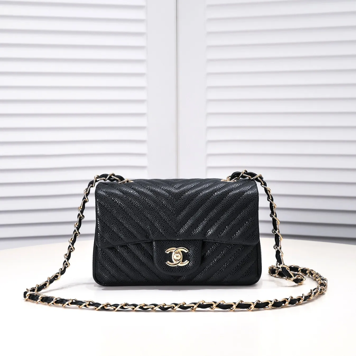 💰320￥Chanel mini small shoulder crossbody bag ✨Caviar cowhide, small and charming appearance design is similar to the CF style [hug] paired with a long Chanel chain shoulder strap, making little girls elegant and charming when going out [shy] full rhombus, straight lines, model number: 1116V caviar size: 20*12*7cm