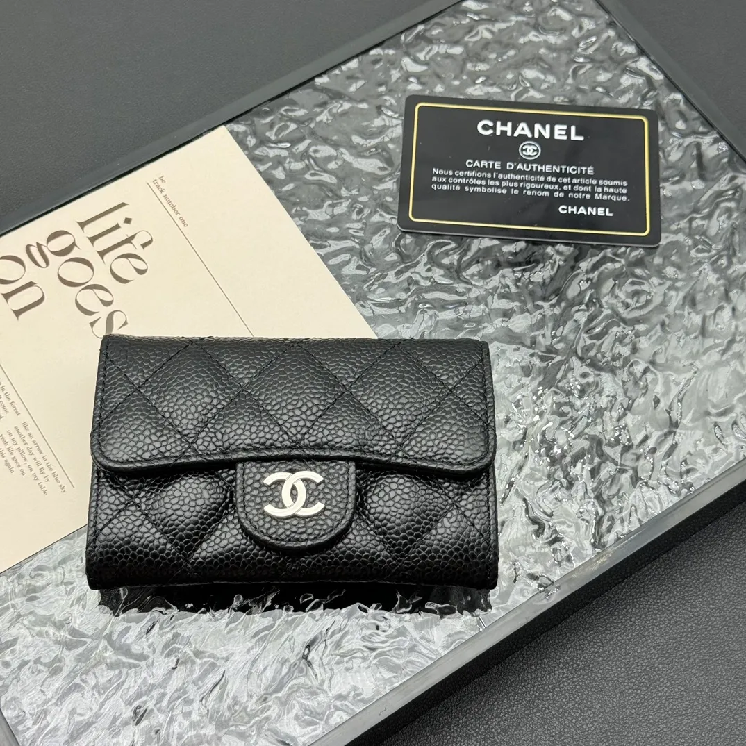 💰130 💎Top quality 💖 𝑪𝑯𝑨𝑵𝑬𝑳 Caviar black/silver gold 💌 First layer cowhide Chanel wallet 👛 CHANEL Classic Series Many new CF card holders have arrived! This card holder has an extra card pocket at the back than the previous classic card holder❤️You can store cards and coins separately😊A very practical coin purse❤️Model number: AP458 Size: 11*8.5*3
