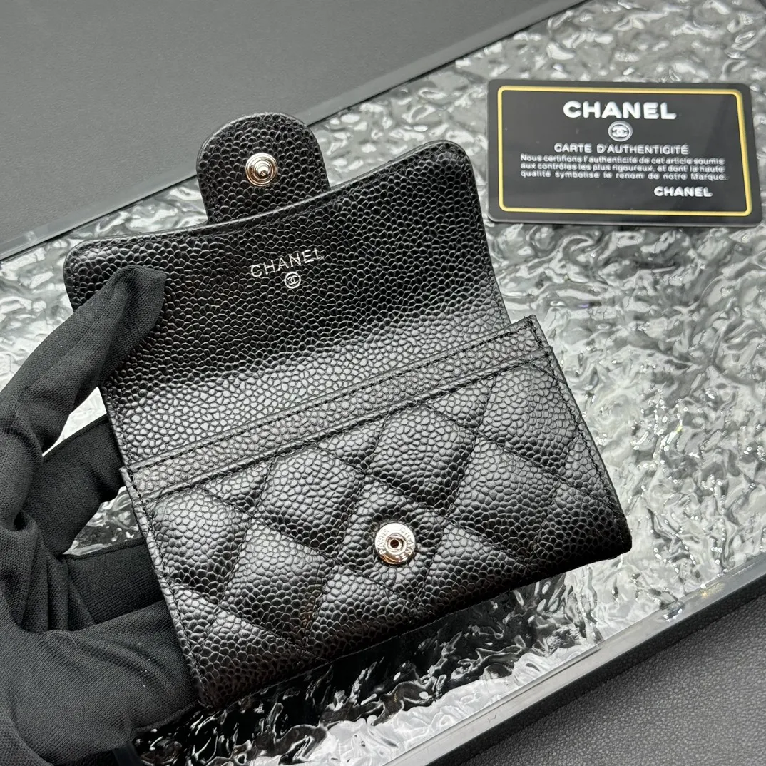 💰130 💎Top quality 💖 𝑪𝑯𝑨𝑵𝑬𝑳 Caviar black/silver gold 💌 First layer cowhide Chanel wallet 👛 CHANEL Classic Series Many new CF card holders have arrived! This card holder has an extra card pocket at the back than the previous classic card holder❤️You can store cards and coins separately😊A very practical coin purse❤️Model number: AP458 Size: 11*8.5*3