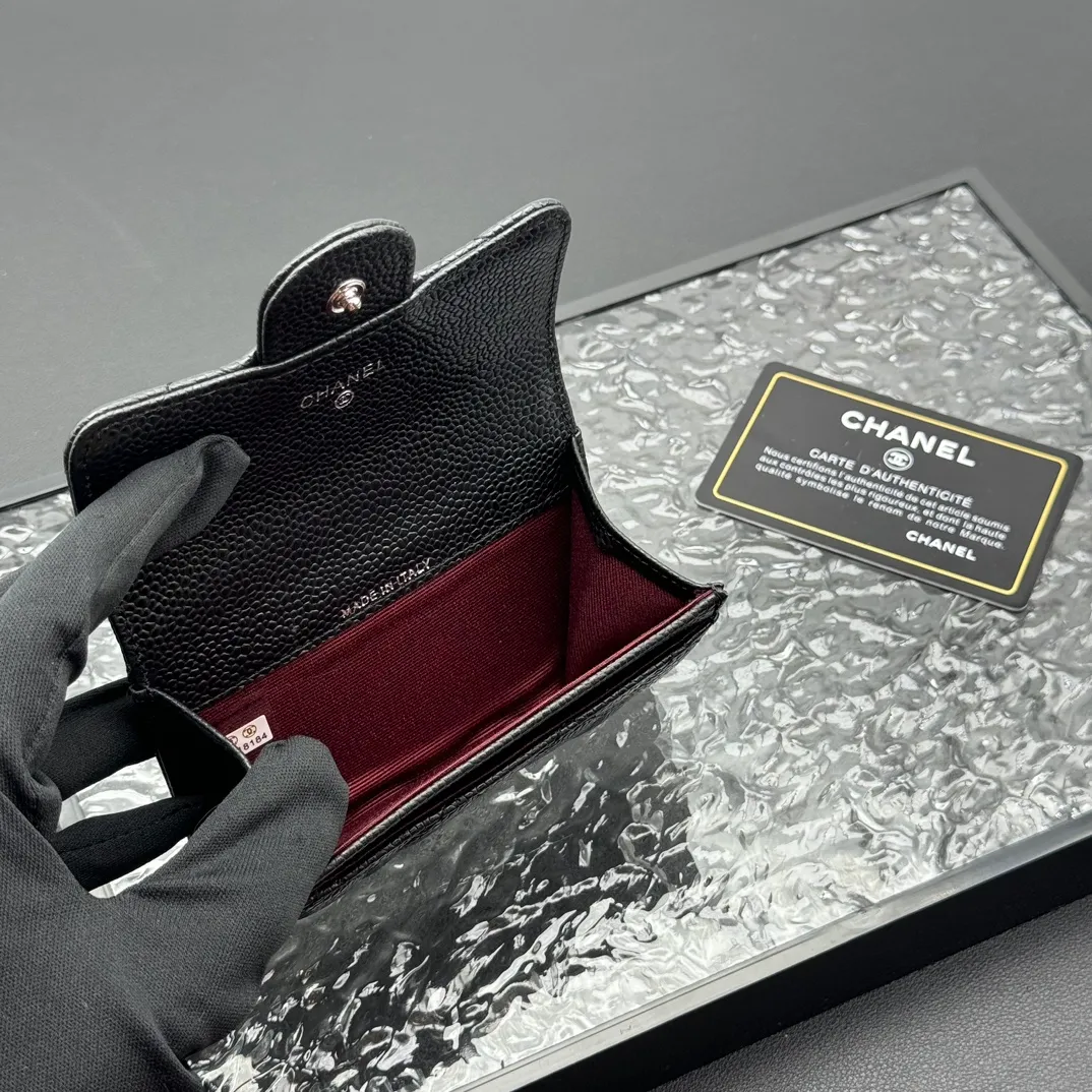 💰130 💎Top quality 💖 𝑪𝑯𝑨𝑵𝑬𝑳 Caviar black/silver gold 💌 First layer cowhide Chanel wallet 👛 CHANEL Classic Series Many new CF card holders have arrived! This card holder has an extra card pocket at the back than the previous classic card holder❤️You can store cards and coins separately😊A very practical coin purse❤️Model number: AP458 Size: 11*8.5*3