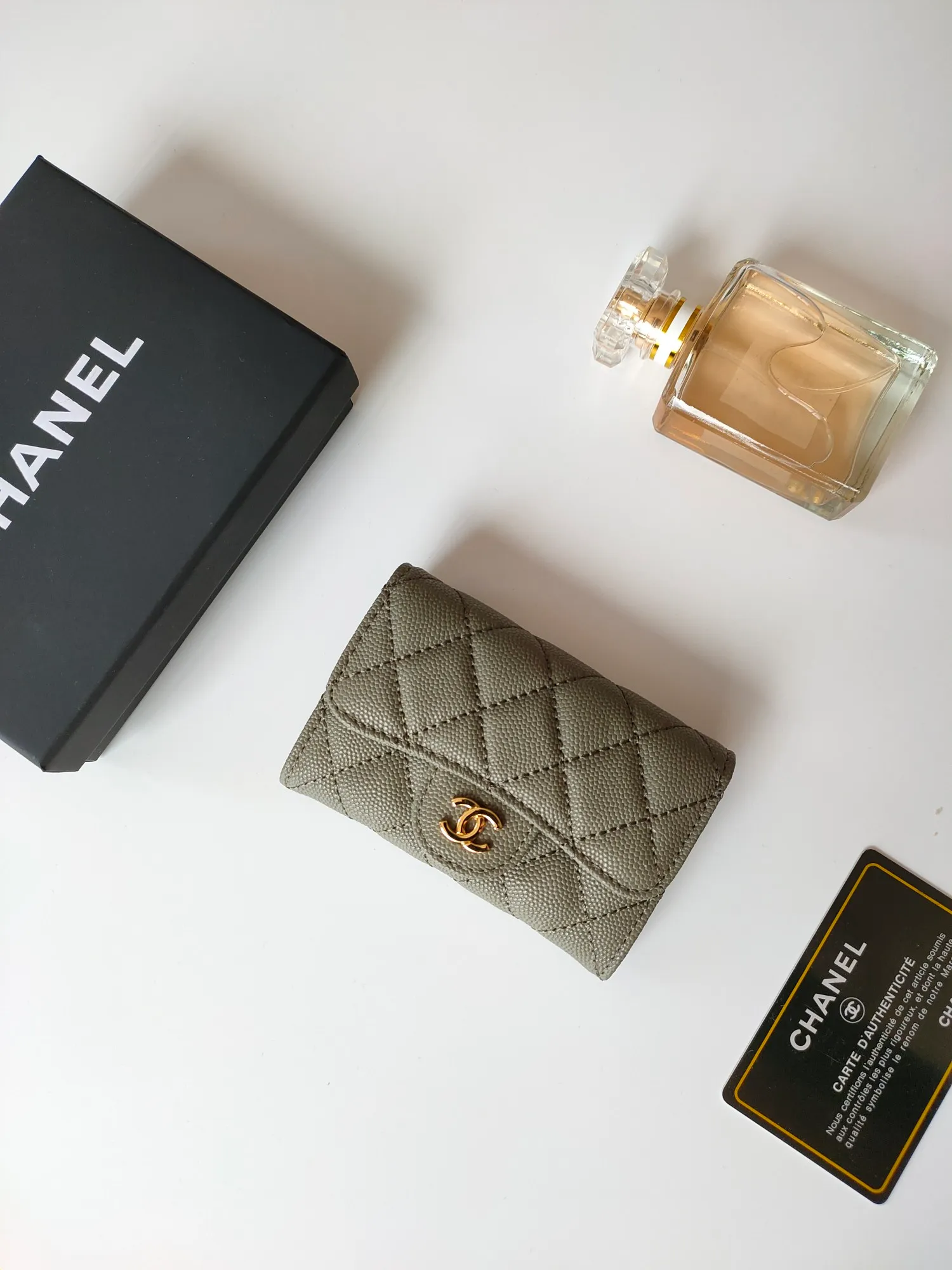 ￥130CHANEL Chanel classic flap card holder. Imported sheepskin and caviar cowhide, card holder and coin purse in one, with slip pocket on the back, model number: AP448, size: 7.5 × 11.3 × 2.1 cm