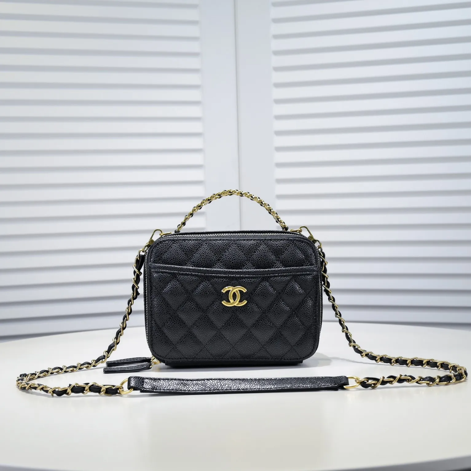 💰420￥Official website Chanel, caviar handle letter bag double c camera chain crossbody bag shipped in large quantities, style number: 9081 size: 20*9*15cm