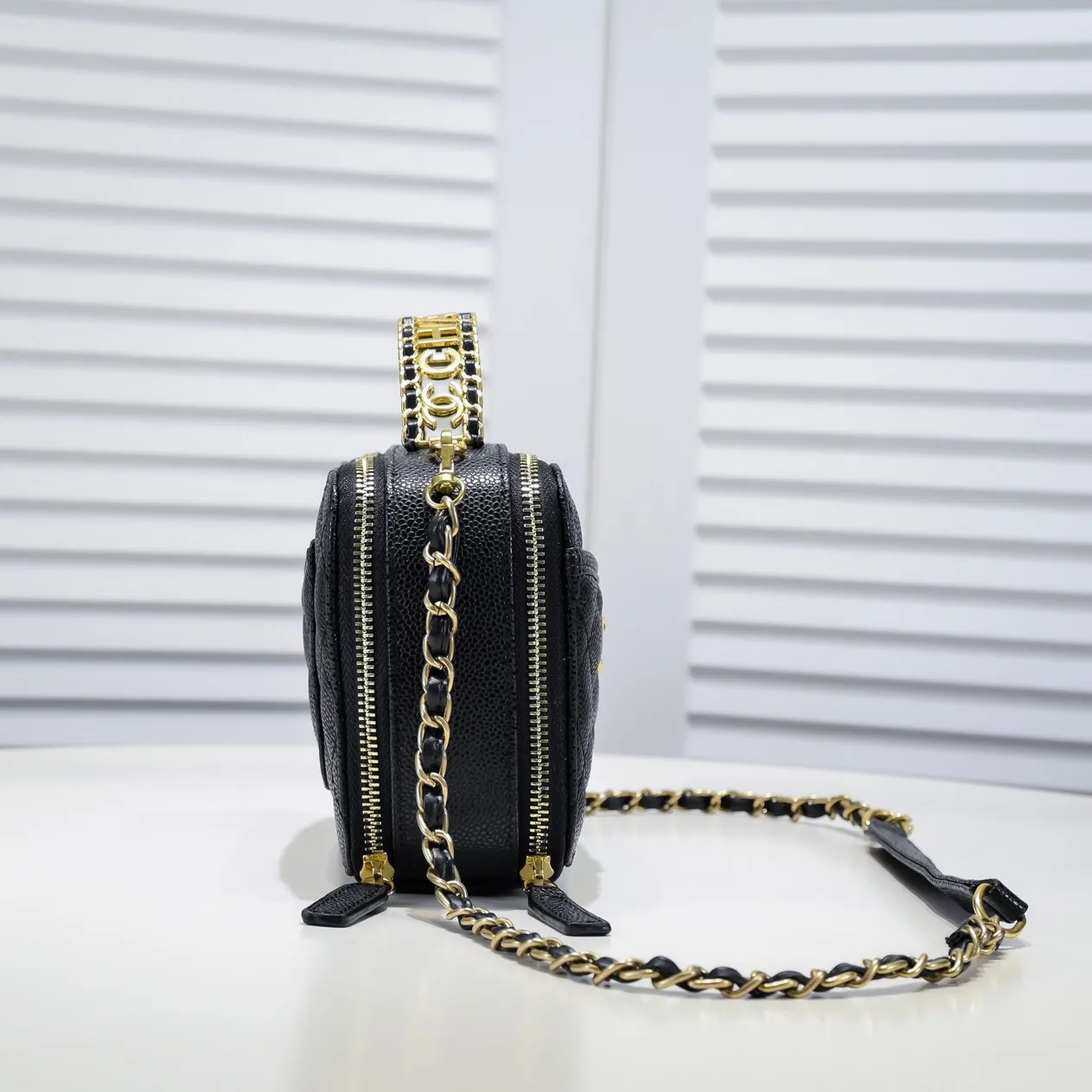 💰420￥Official website Chanel, caviar handle letter bag double c camera chain crossbody bag shipped in large quantities, style number: 9081 size: 20*9*15cm