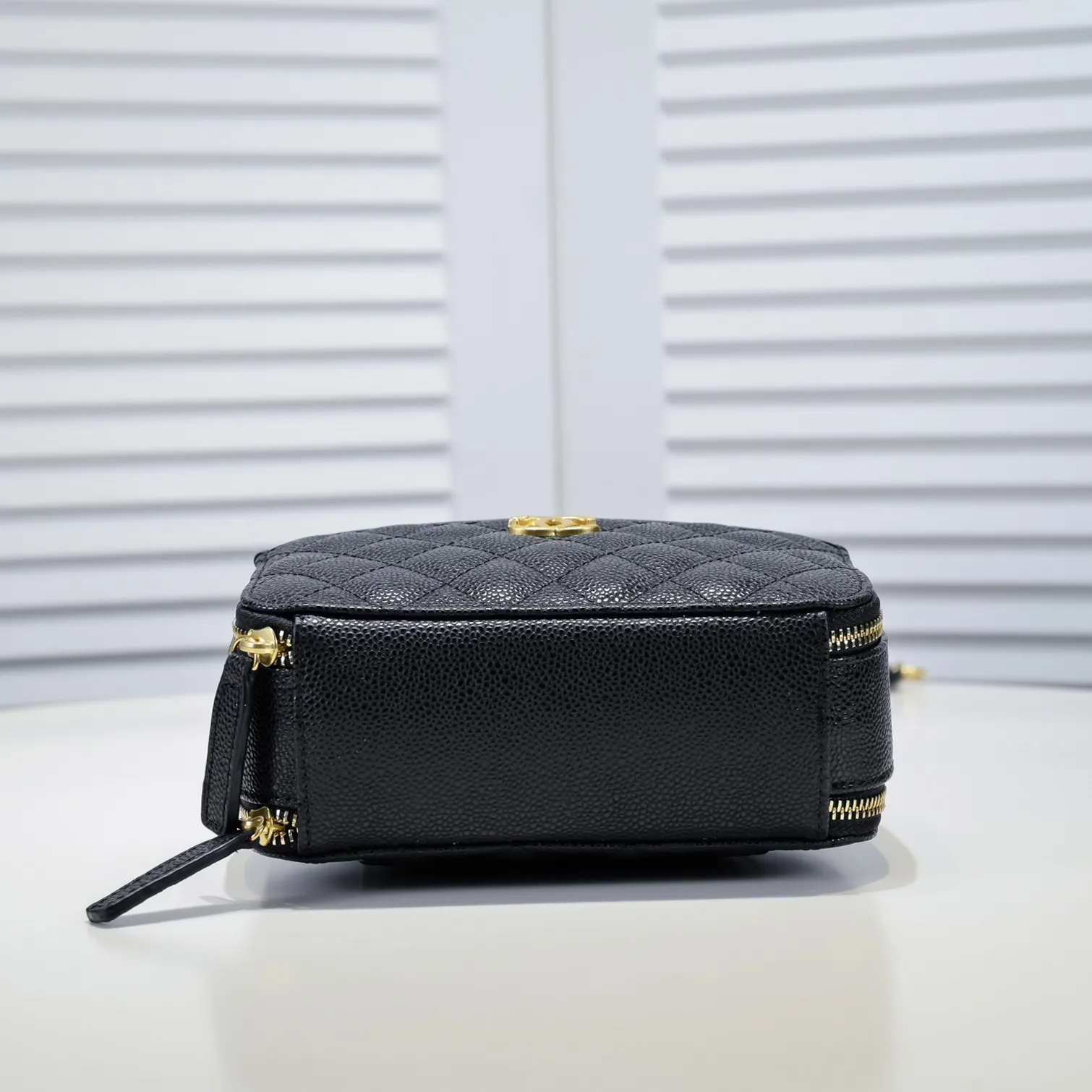 💰420￥Official website Chanel, caviar handle letter bag double c camera chain crossbody bag shipped in large quantities, style number: 9081 size: 20*9*15cm