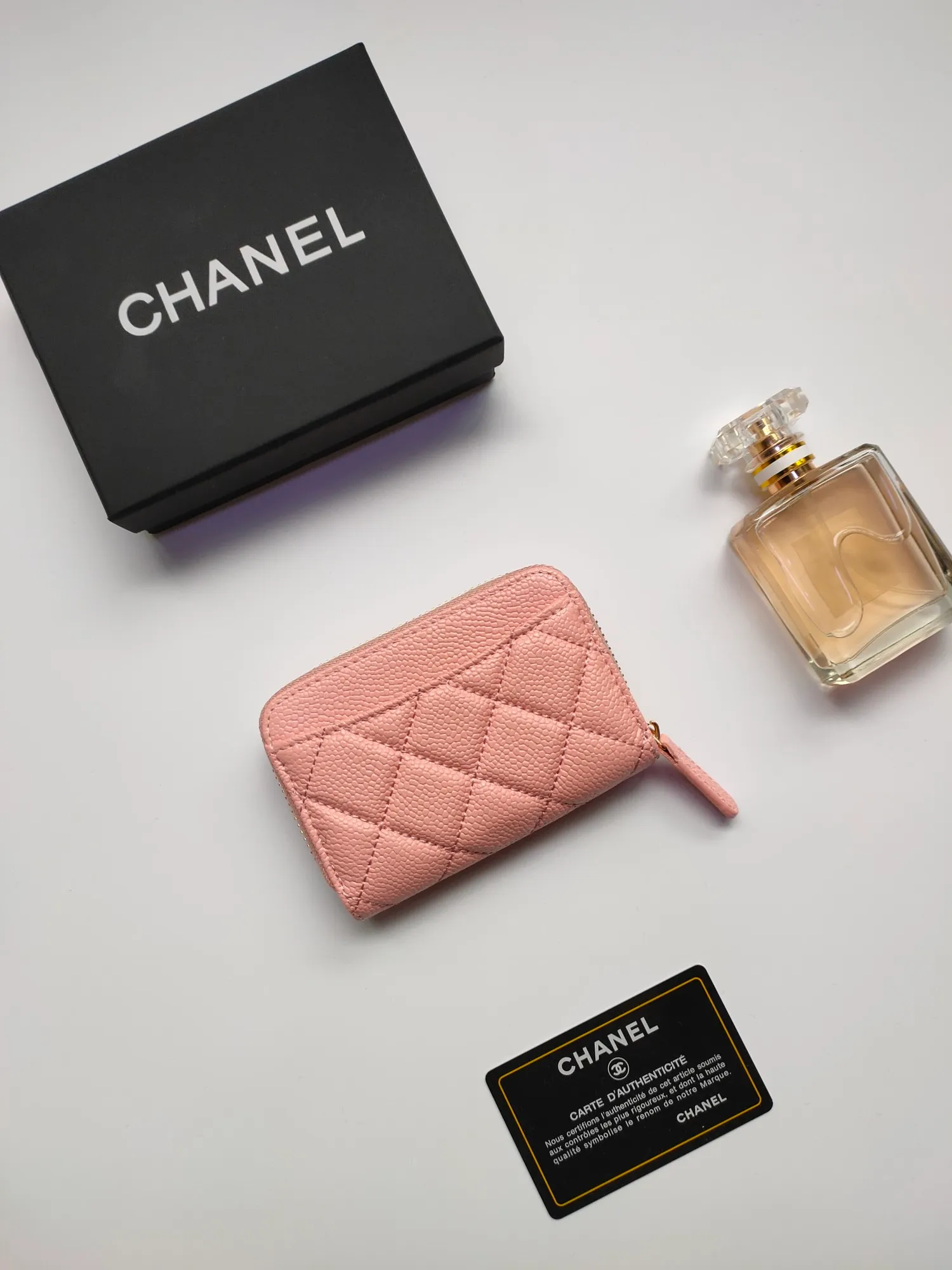 ￥110 Chanel card holder❤Coin purse️❤️Full leather inside and outside. Counter style. Impeccable workmanship details. Adhere to high quality. Style number: AP452 Size: 10x9cm