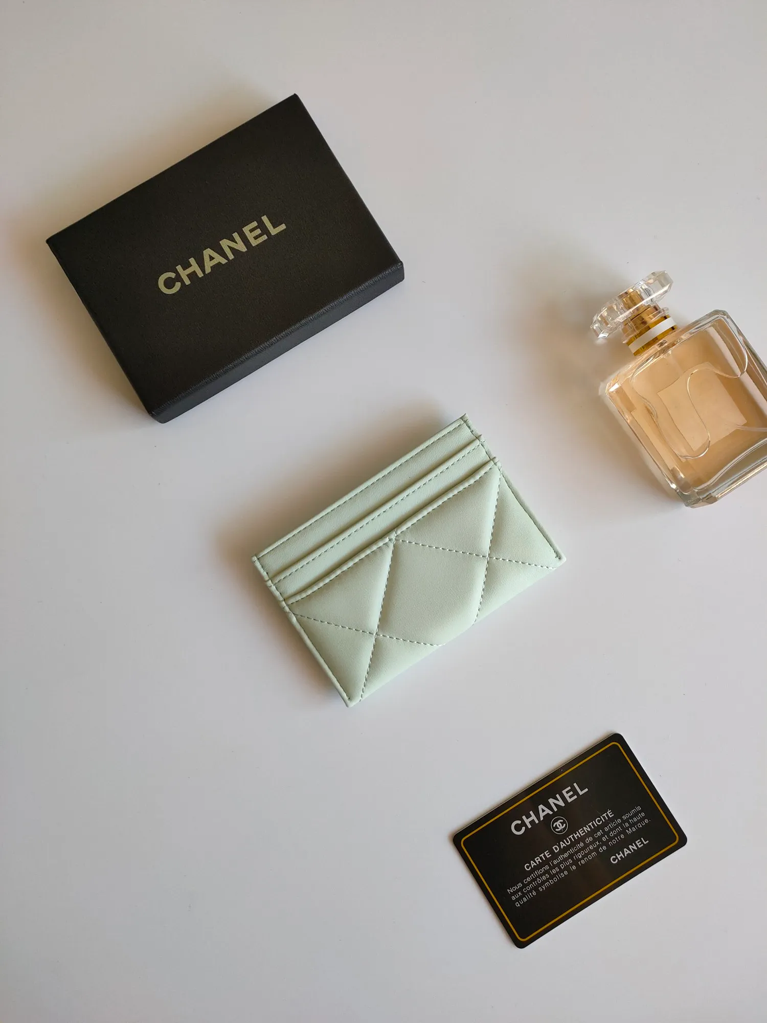 💰90 CHANEL Chanel counter new card holder👍Model number: AP2354 Size: 7.5 × 11.2 × 0.5 cm 😍😍Fine workmanship and high-end quality