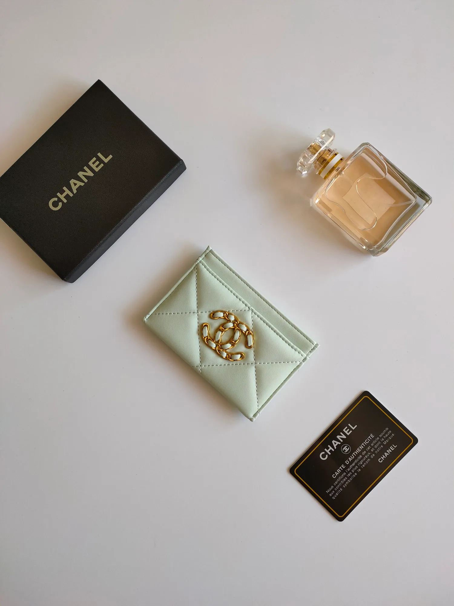 💰90 CHANEL Chanel counter new card holder👍Model number: AP2354 Size: 7.5 × 11.2 × 0.5 cm 😍😍Fine workmanship and high-end quality
