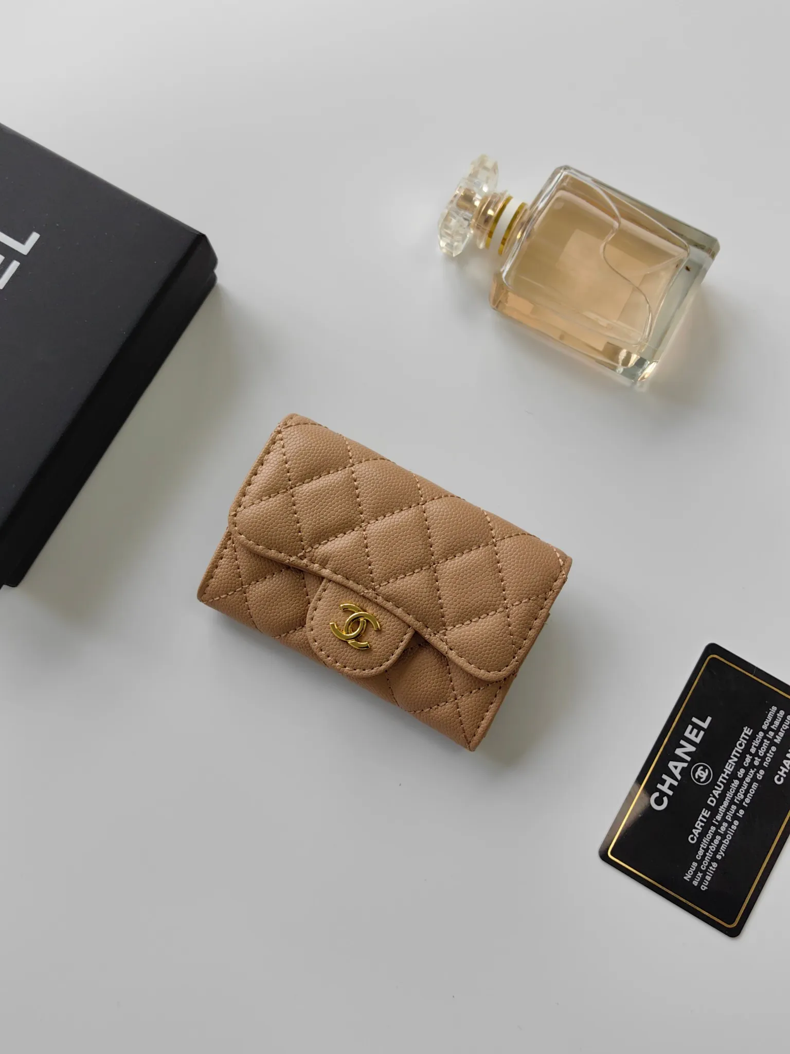￥130 CHANEL Chanel classic flap card holder. Imported sheepskin and caviar cowhide, card holder and coin purse integrated, with slip pocket on the back, model number: AP448, size: 7.5 × 11.3 × 2.1 cm