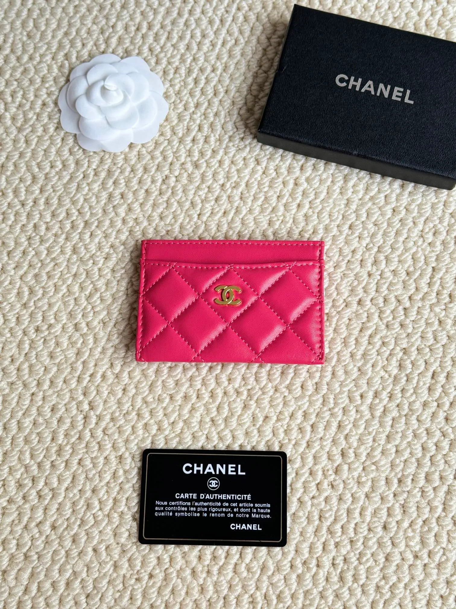 💰100Chanel Chanel counter classic card holder Model number: AP456 Made of sheepskin, a classic and timeless mini card holder. Super cute😍 Size: 7.5×11.2×0.5cm Fine workmanship and high-end quality