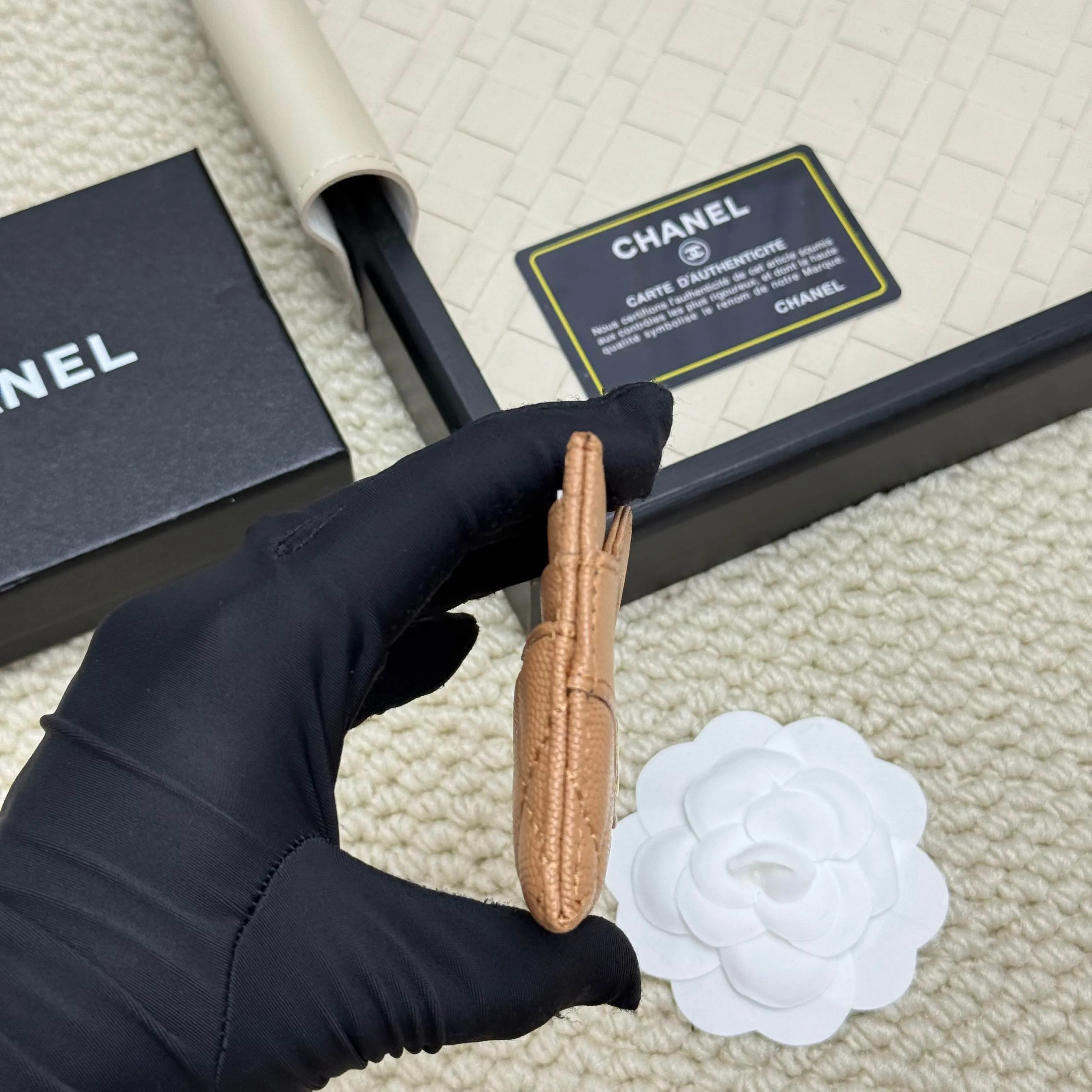 💰110 Chanel's new model, model: AP7776 31 card holder, sheepskin ball pattern. This new 31 card holder comes in several cute pink colors and can hold 6 or 7 cards no problem❣️ Size: 8*11