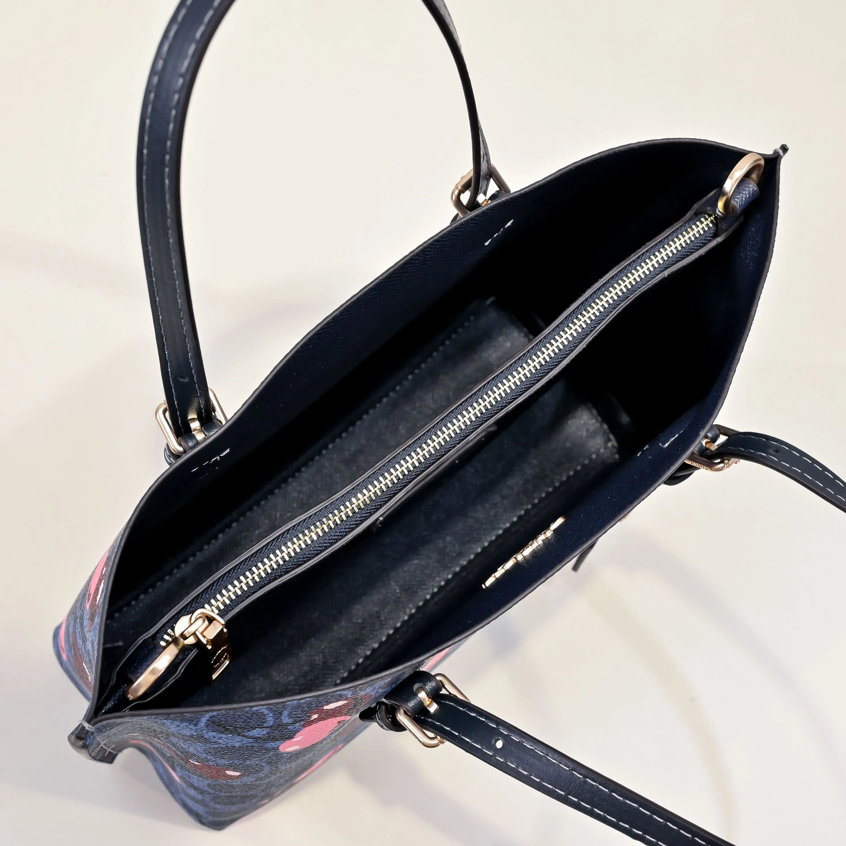 P340 [Top original order] Style number: CZ772 Size: 25*19*12cm