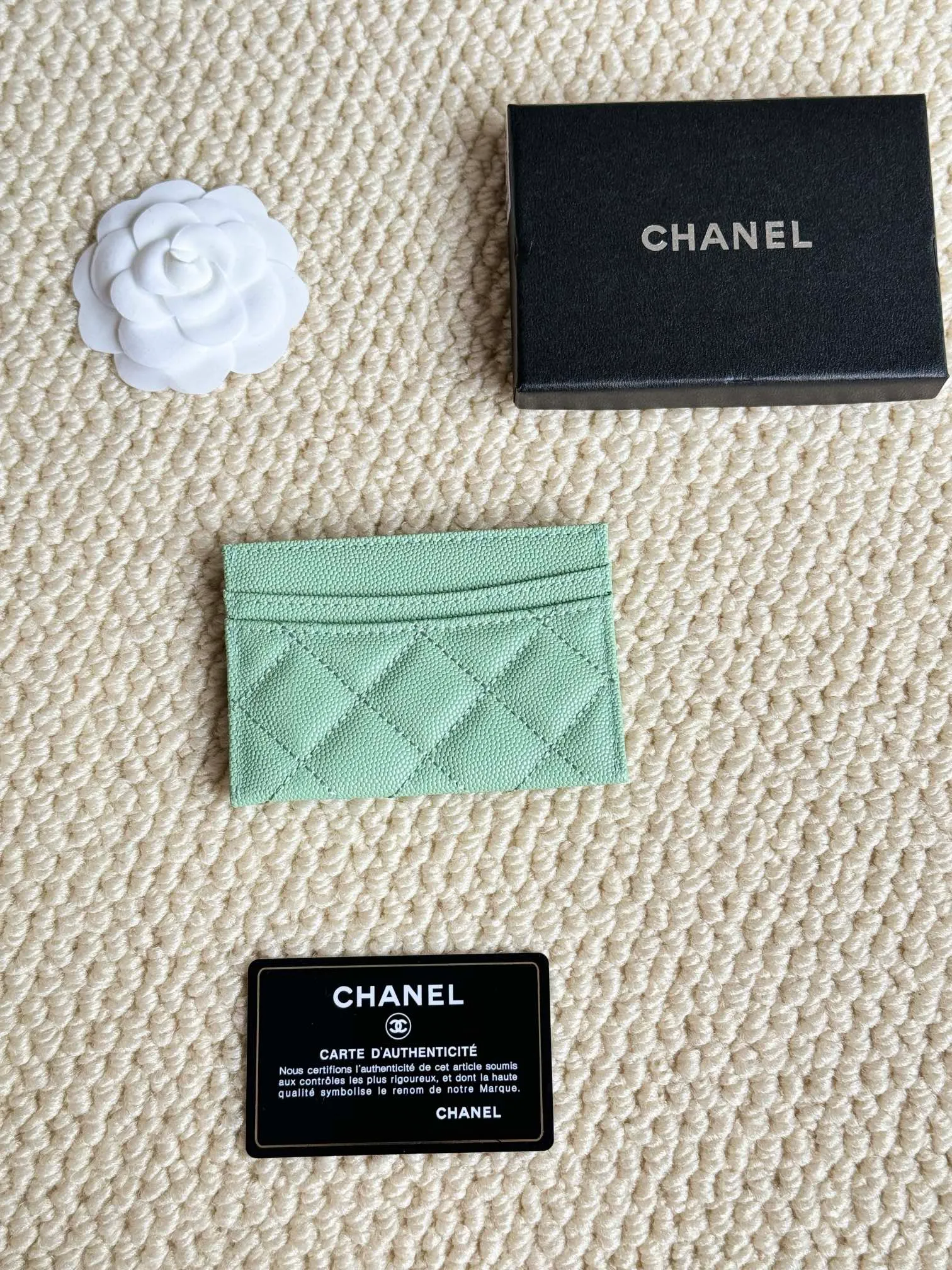 💰100Chanel Chanel counter classic card holder Model number: AP456 Made of cowhide caviar, a classic and timeless mini card holder. Super cute😍 Size: 7.5×11.2×0.5cm Fine workmanship and high-end quality