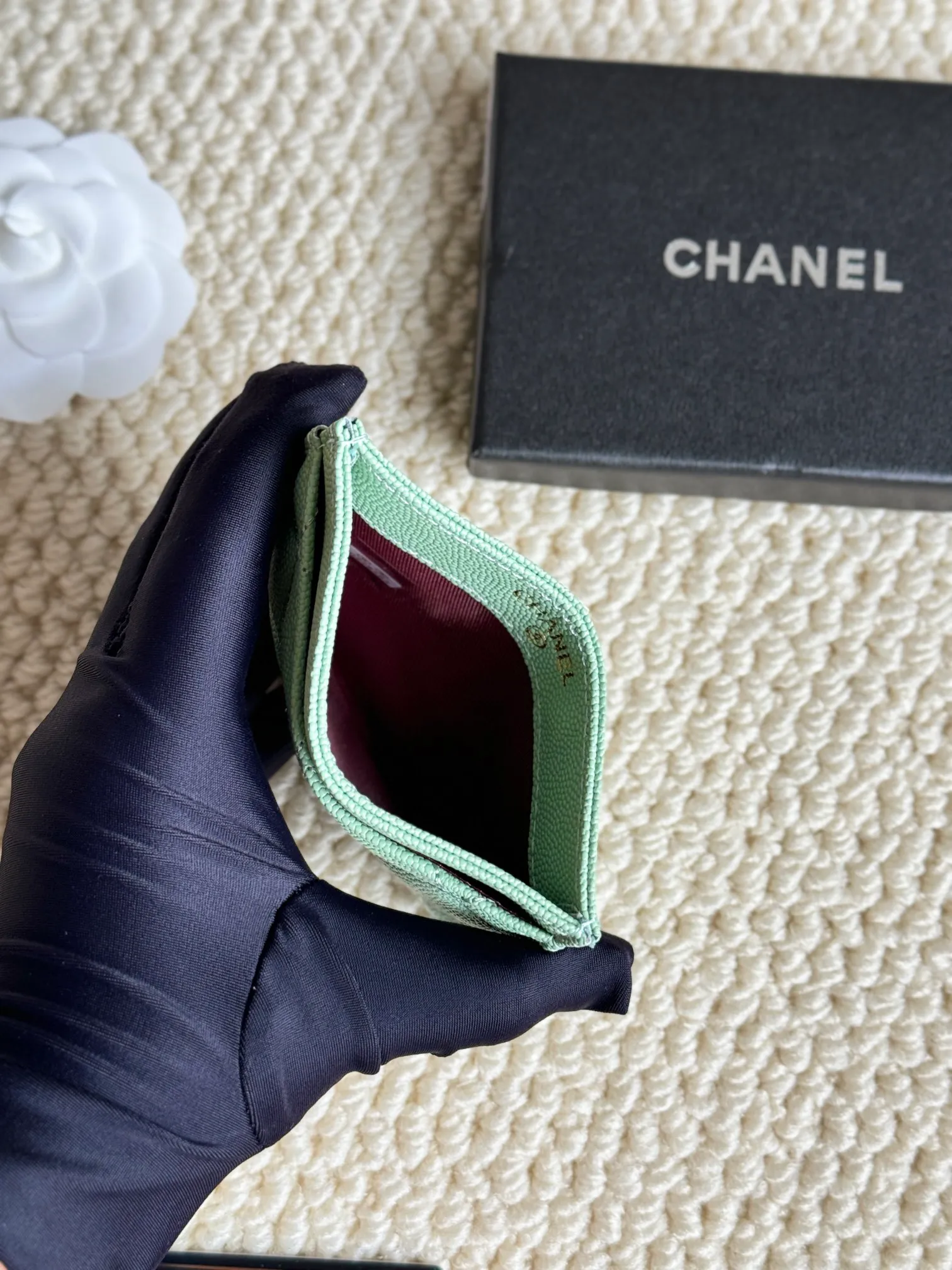 💰100Chanel Chanel counter classic card holder Model number: AP456 Made of cowhide caviar, a classic and timeless mini card holder. Super cute😍 Size: 7.5×11.2×0.5cm Fine workmanship and high-end quality