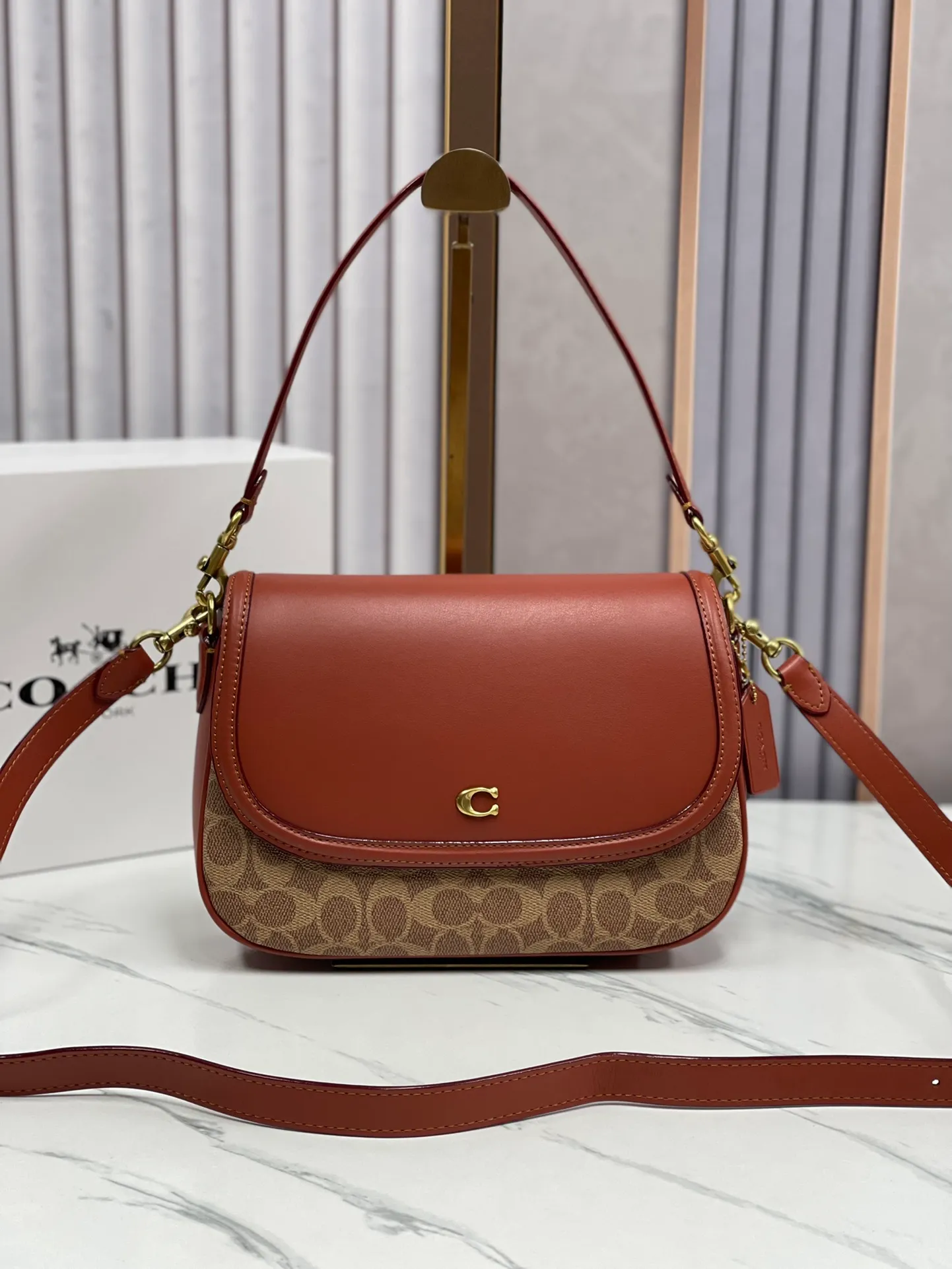 P460💰COACH/Coach new counter synchronization·new product women’s classic logo LEGACY shoulder bag presbyopia, model CC758. Size 25.5*18.5*7