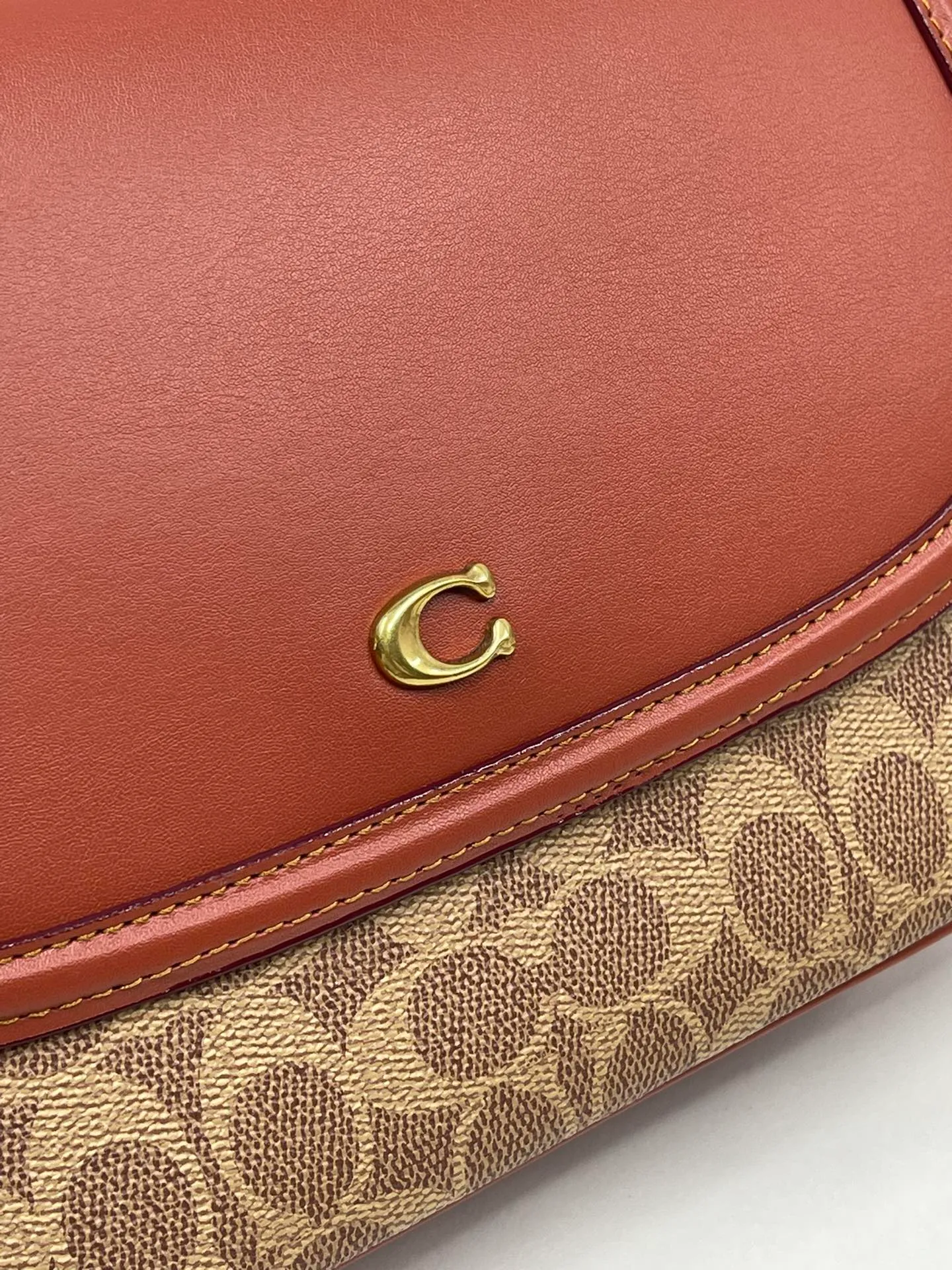 P460💰COACH/Coach new counter synchronization·new product women’s classic logo LEGACY shoulder bag presbyopia, model CC758. Size 25.5*18.5*7