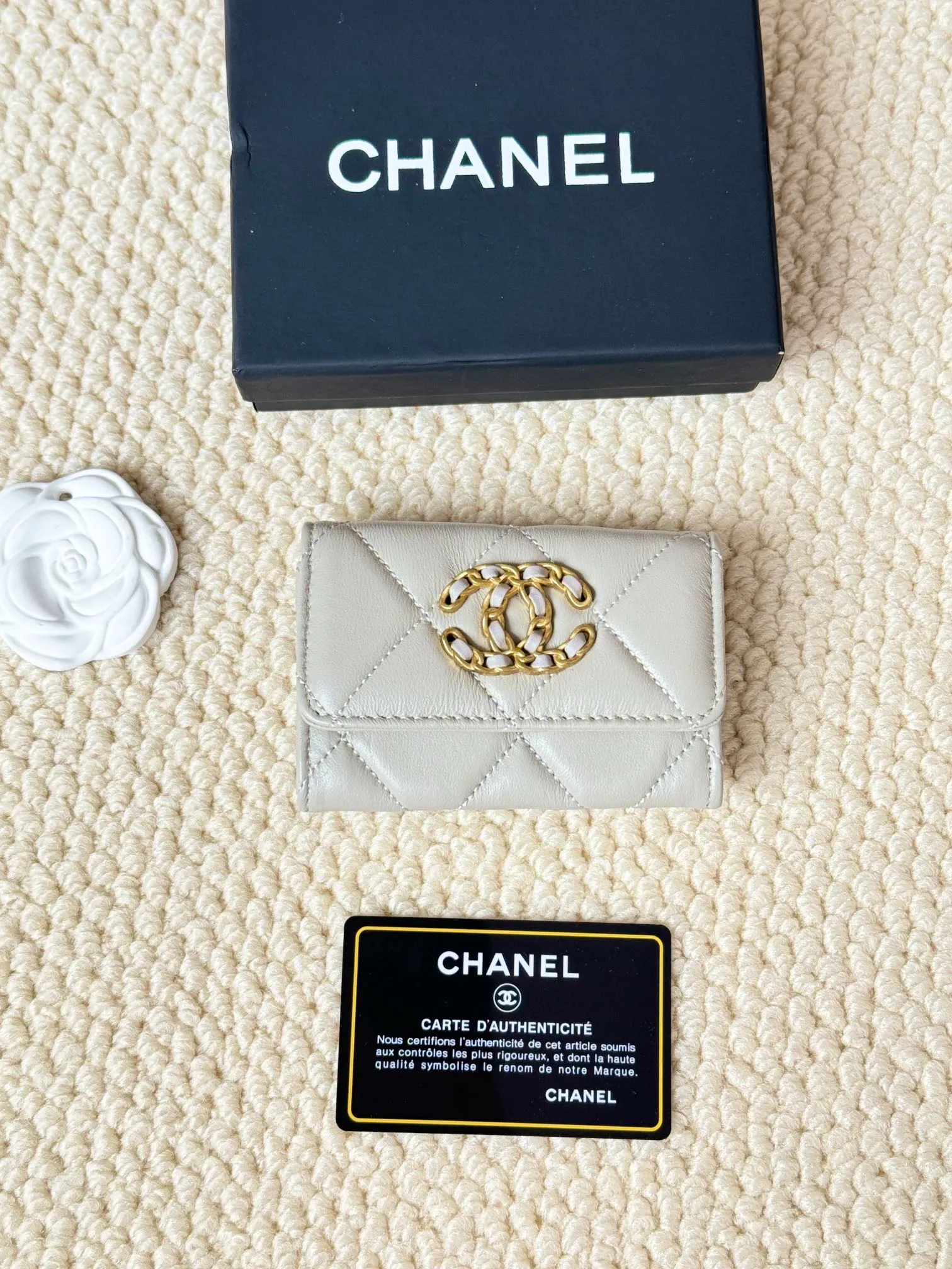 💰130 model number AP3610 CHANEL new flap coin purse. This year’s latest logo is paired with rhombus, lambskin and retro hardware... This card holder has a large capacity. It can hold about 1,000 yuan at a 20% discount of 100 yuan, and it can also hold 2.3 cards, which is very practical! Size 11*8.5*3cm