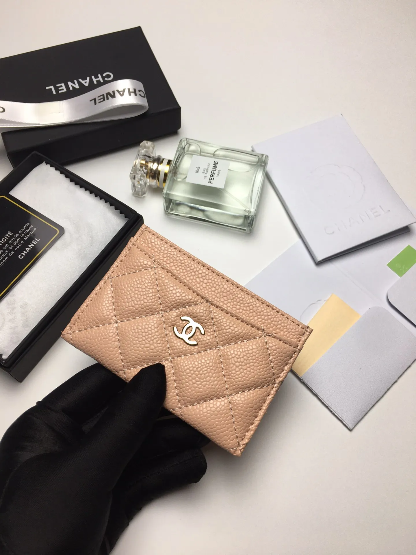 💰90 CHANEL Chanel counter card holder👍Model number: AP446/Caviar Size: 7.5×11.2×0.5cm Caviar cowhide outside + sheepskin inside + gold hardware😍😍Fine workmanship High-end quality [Rose] Complete accessories