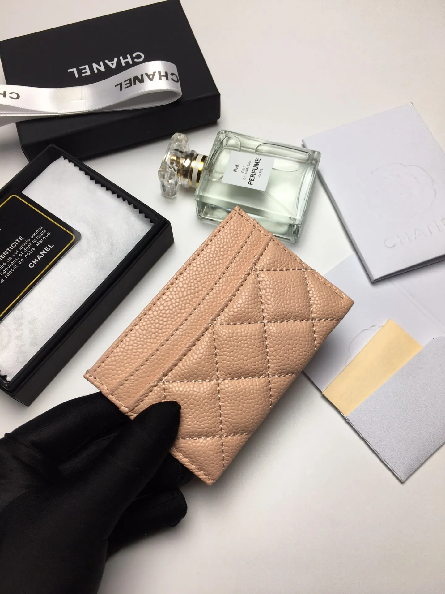 💰90 CHANEL Chanel counter card holder👍Model number: AP446/Caviar Size: 7.5×11.2×0.5cm Caviar cowhide outside + sheepskin inside + gold hardware😍😍Fine workmanship High-end quality [Rose] Complete accessories