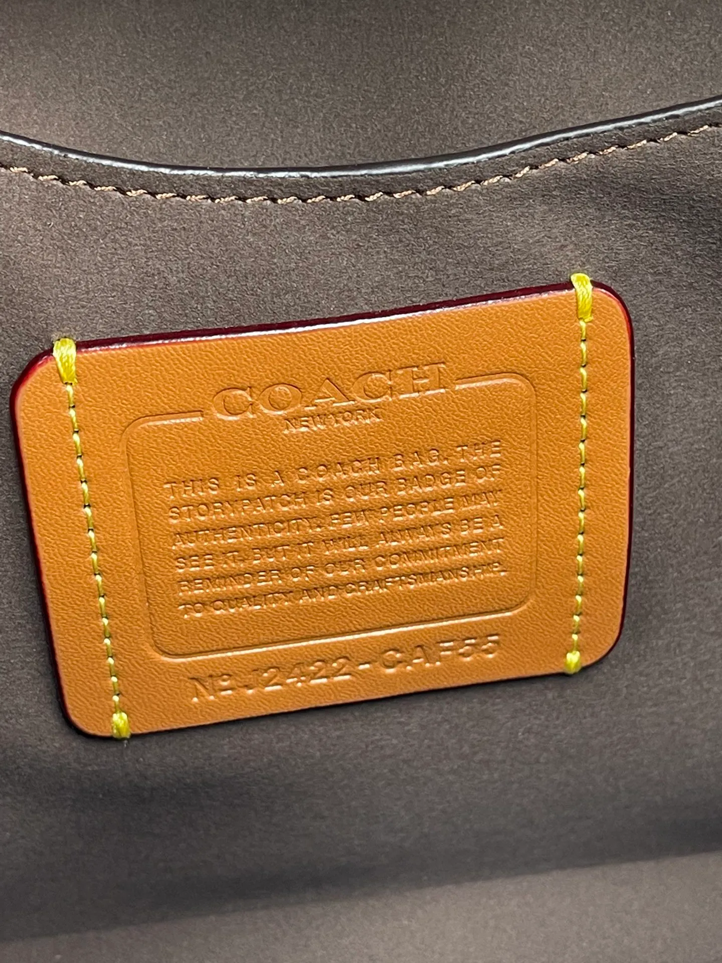 P520💰Coach’s new chaintabby model CAF55 oil-waxed cowhide. The inner compartment is added and the cover is soft and casual. Multi-layered super packaging. Super practical. Three shoulder straps and chains can create a variety of styles. Size 26: 16.5*8.5