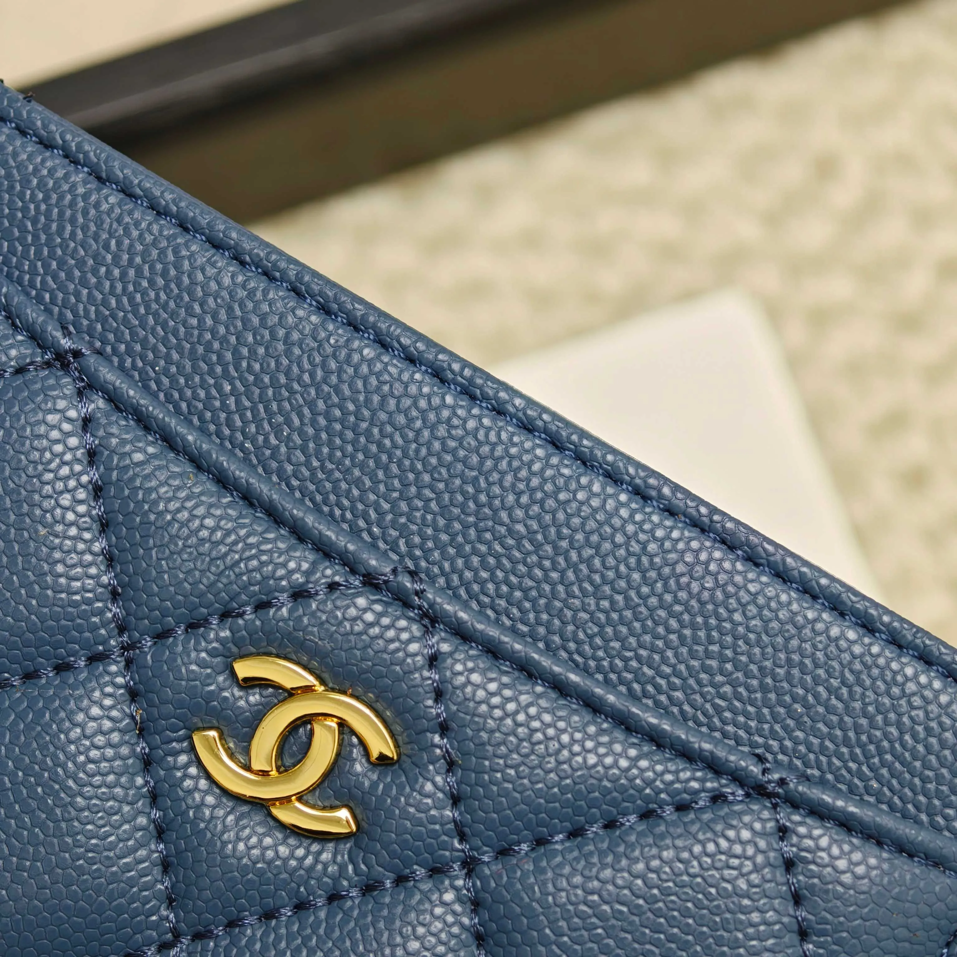 💰100Chanel Chanel counter classic card holder Model number: AP456 Made of cowhide caviar, a classic and timeless mini card holder. Super cute😍 Size: 7.5×11.2×0.5cm Fine workmanship and high-end quality