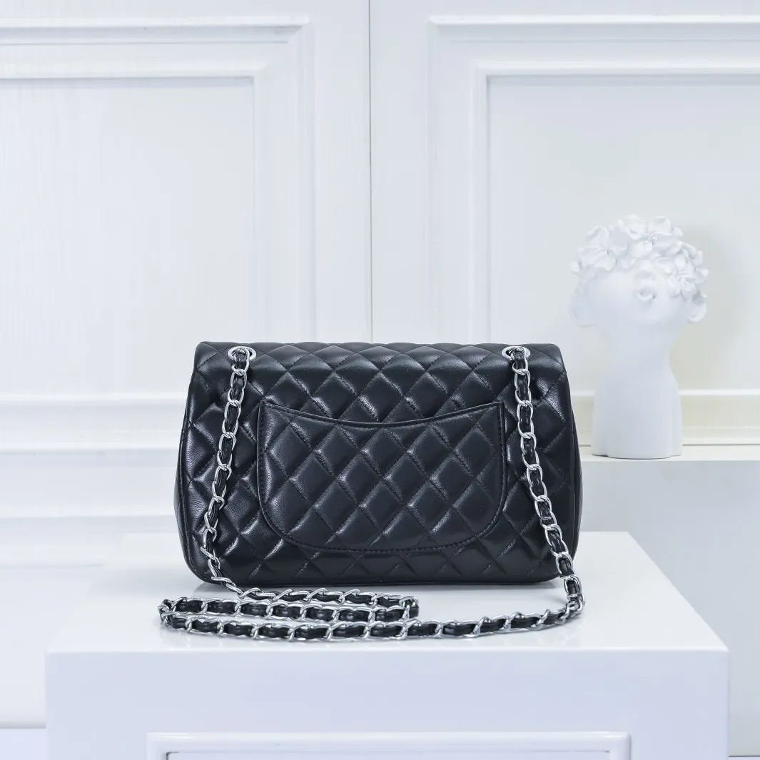 💰420￥Chanel🔥Exclusive quality real shot shipment✈️Official website updated simultaneously👑Chanel sheep pattern classic style with original hardware, summer style is coming💋CHANEL ‼ ️Crossbody bag, sheepskin with red lining🌸‼ ️ 🙈Fashion new favorite🙈 Size: 25.5*16*6.5. Style number: 1112 sheepskin
