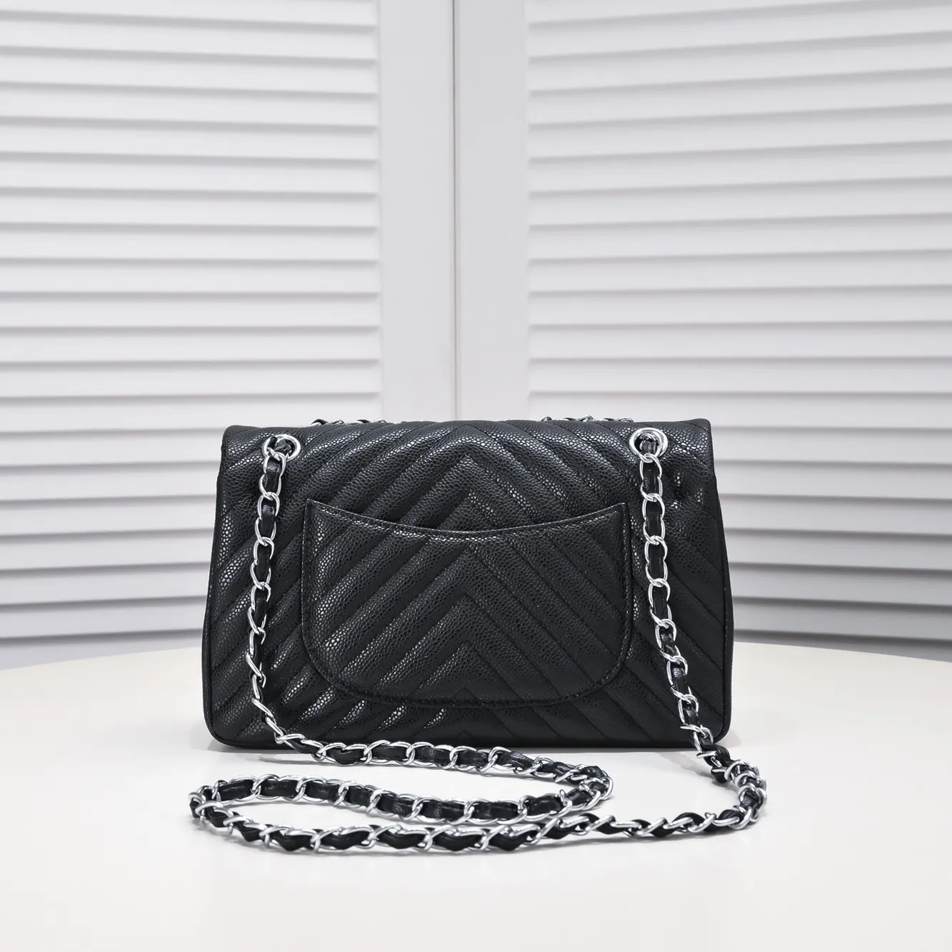 💰400￥Chanel🔥Exclusive quality real shot shipment✈️Official website updated simultaneously👑Chanel classic, summer style is coming💋CHANEL ‼ ️Crossbody bag, caviar cowhide with burgundy lining🌸‼ ️ 🙈Fashion’s new favorite🙈Model number: 1112V grid Size: 25.5*15*7.5